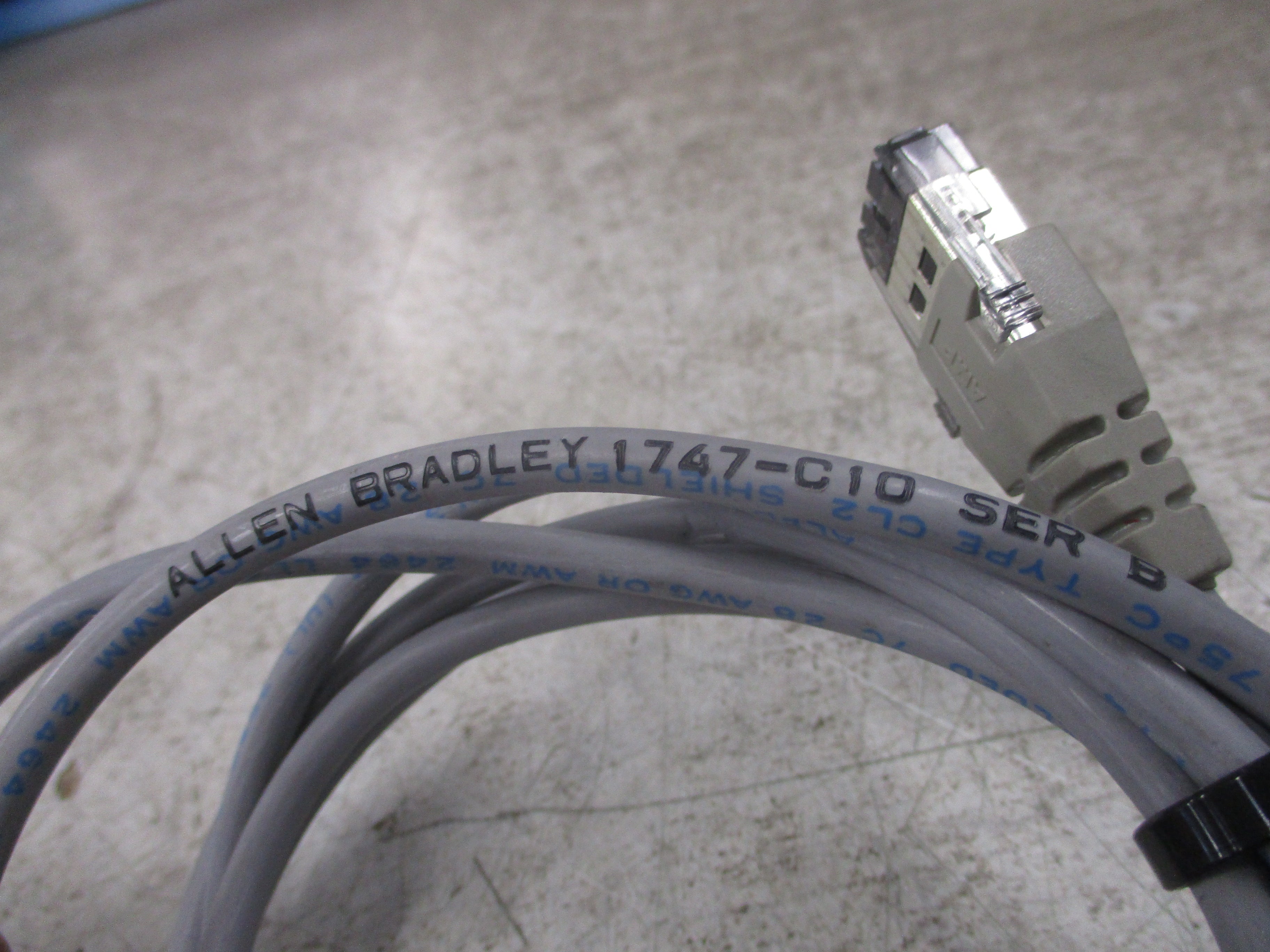 Allen-Bradley Cable 1747-C10 Ser. B Used