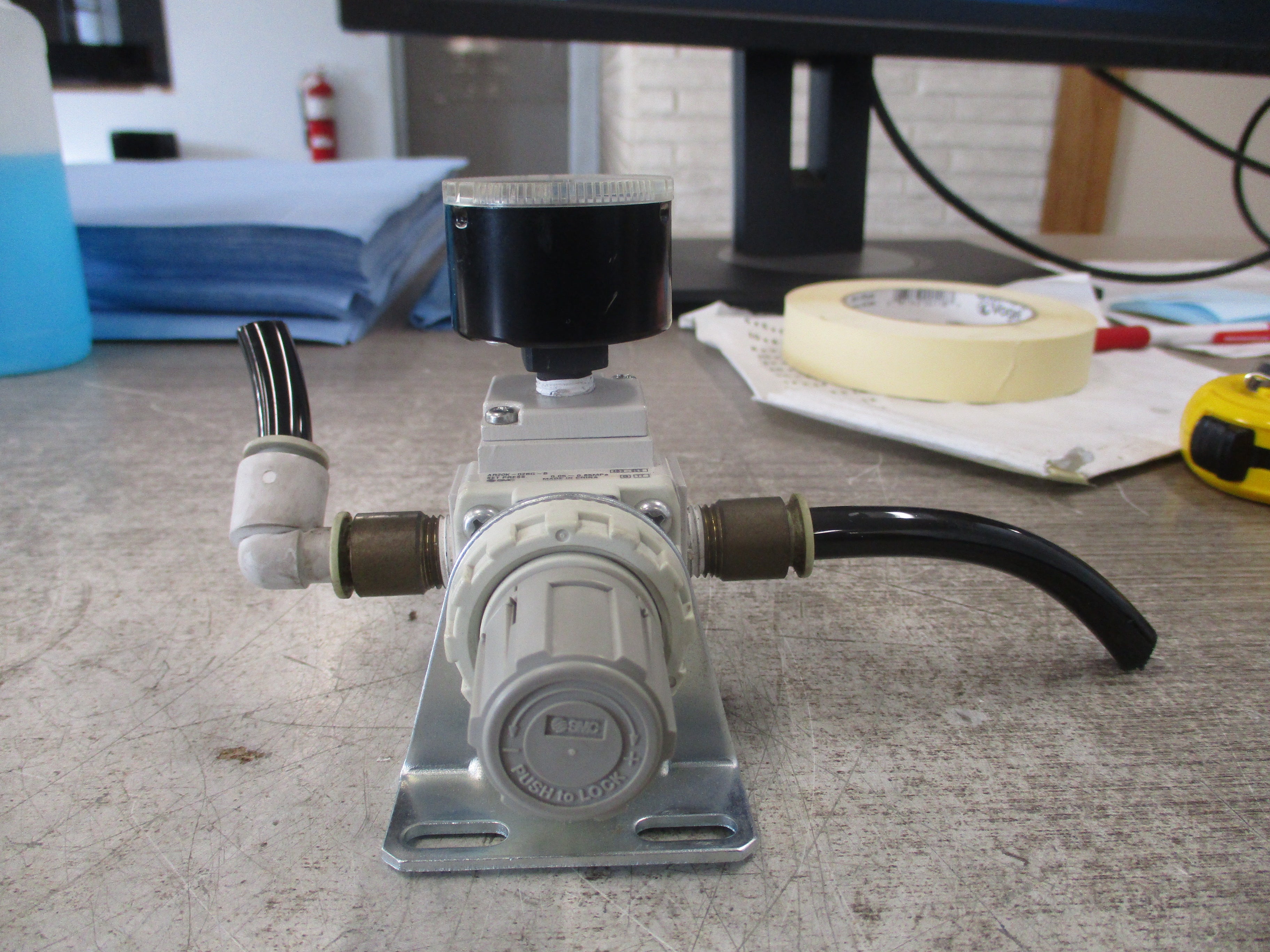 SMC Pressure Regulator AR20K-02BG-B Range: 0.05-0.85MPa Used