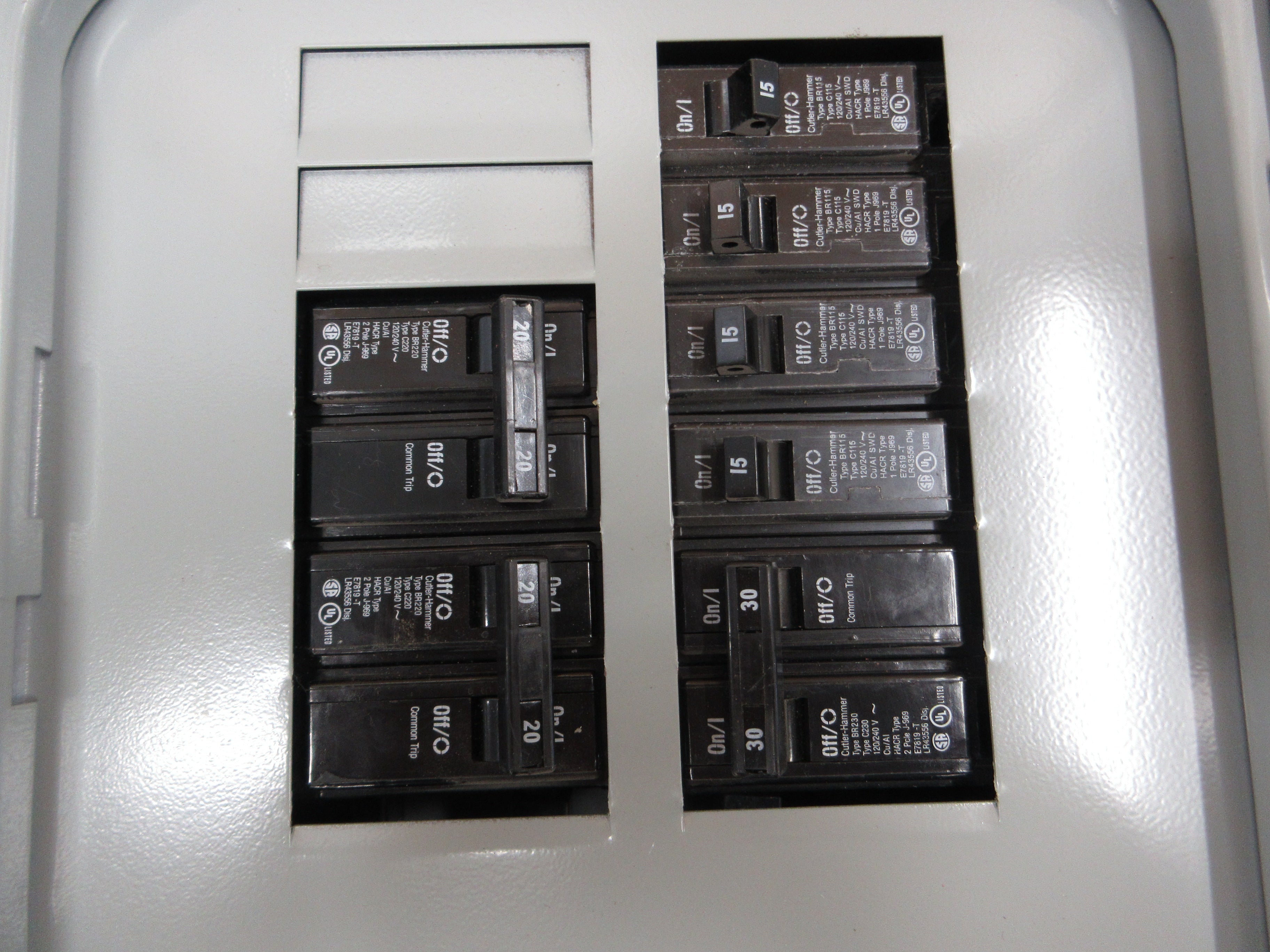 Eaton Main Lug Breaker Panel 125A Max 120/240VAC 1Ph 4W 12-Slot Used