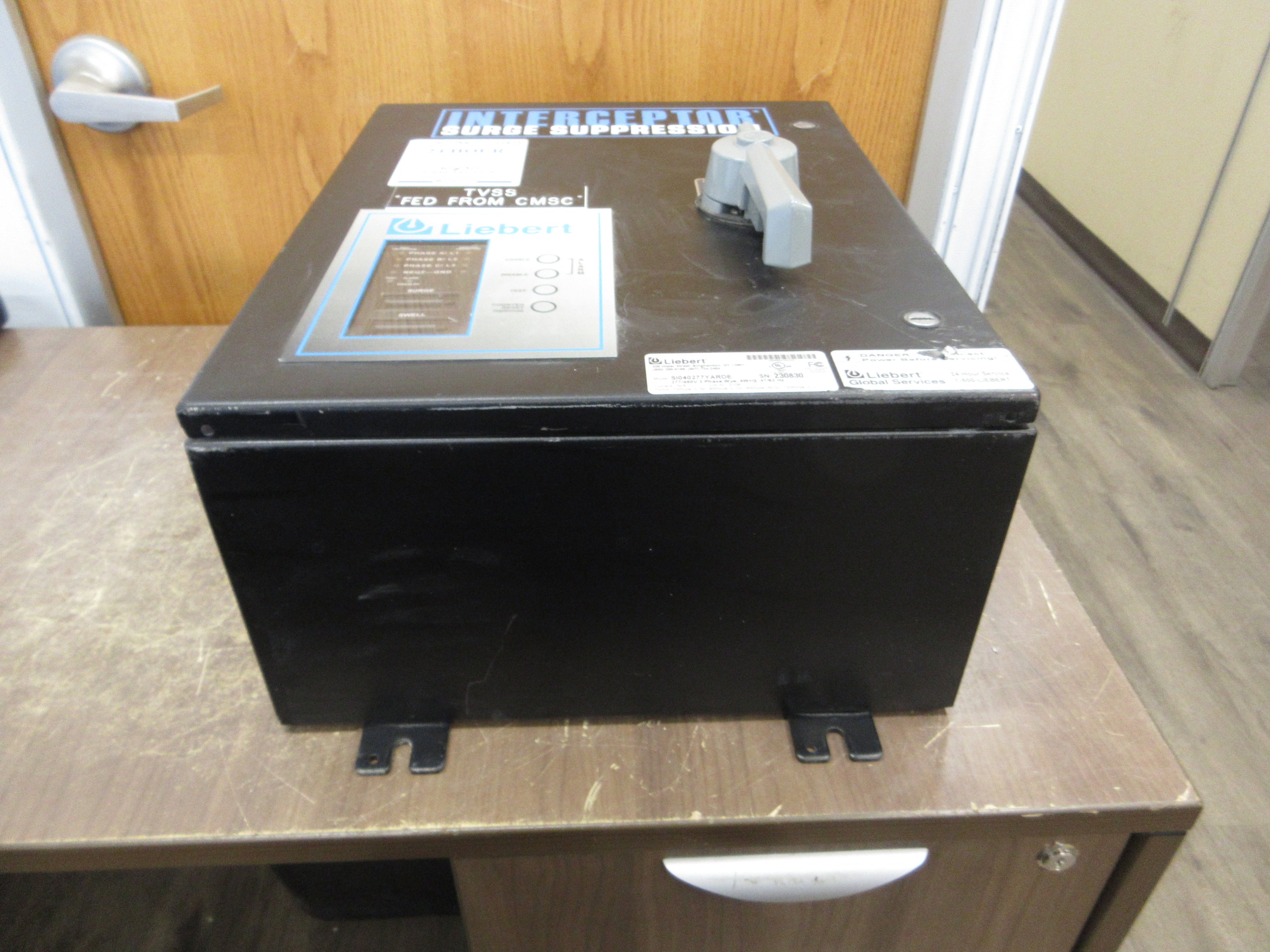 Liebert Interceptor Surge Suppressor SI040277YARDE 277/480V 3Ph 4W+G 47/63Hz