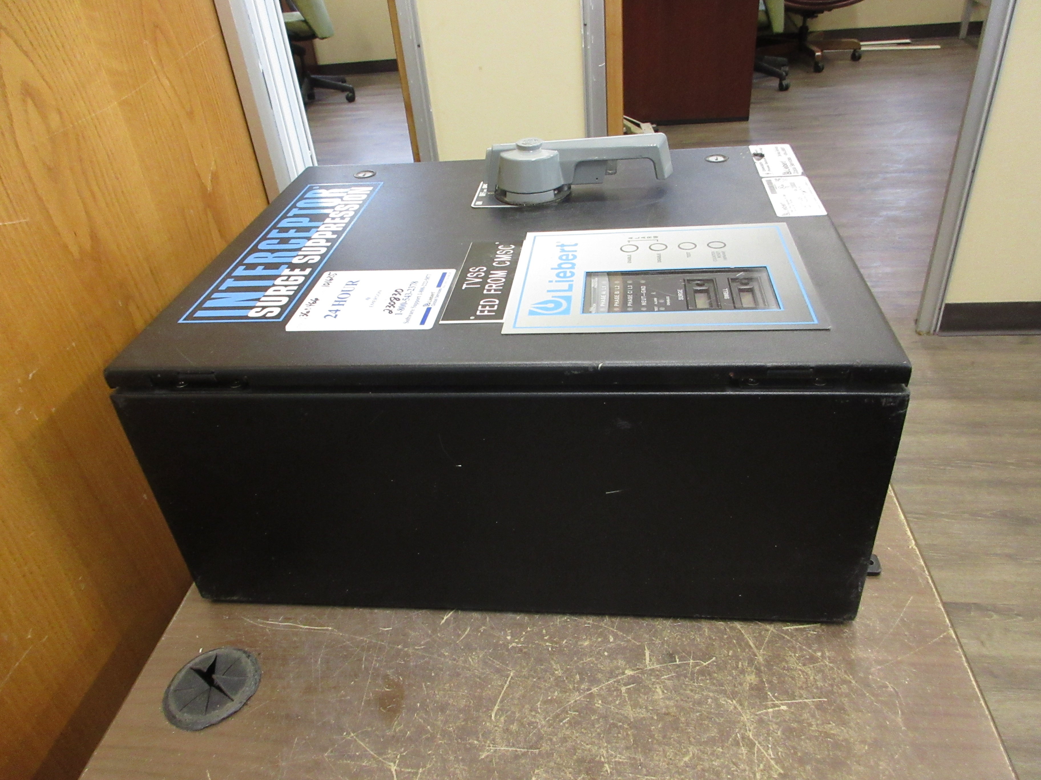 Liebert Interceptor Surge Suppressor SI040277YARDE 277/480V 3Ph 4W+G 47/63Hz