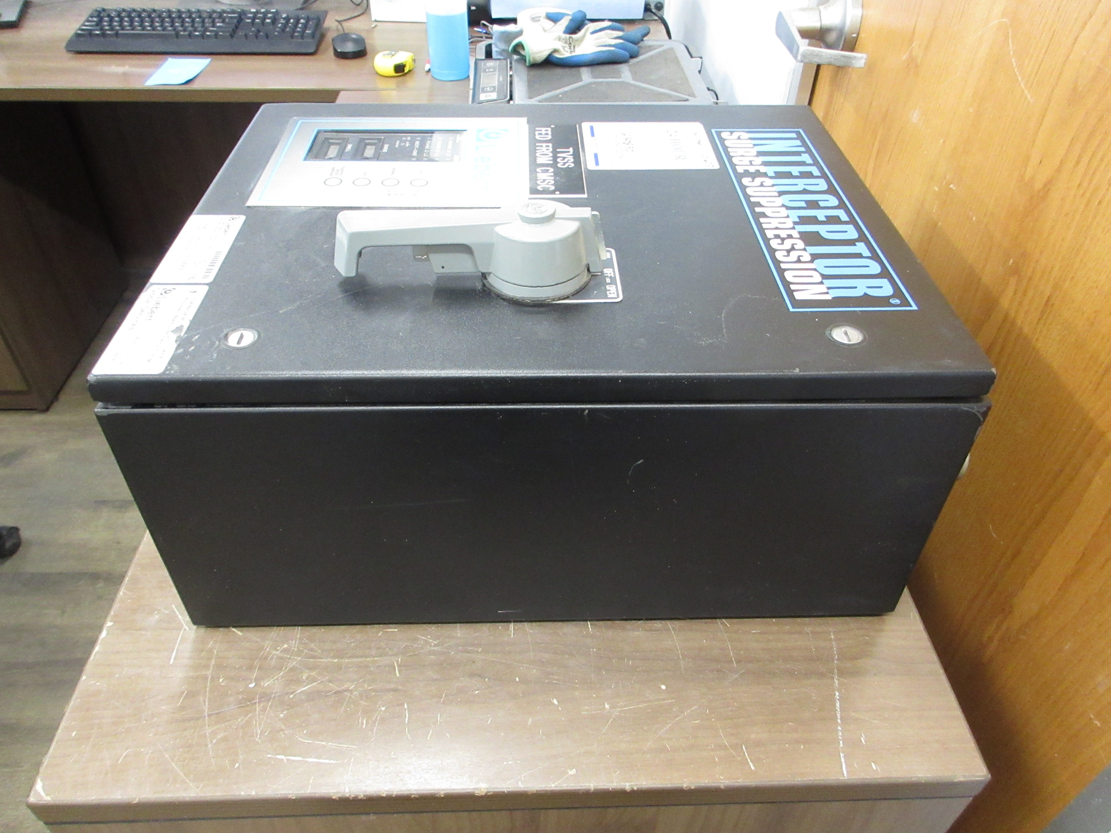 Liebert Interceptor Surge Suppressor SI040277YARDE 277/480V 3Ph 4W+G 47/63Hz