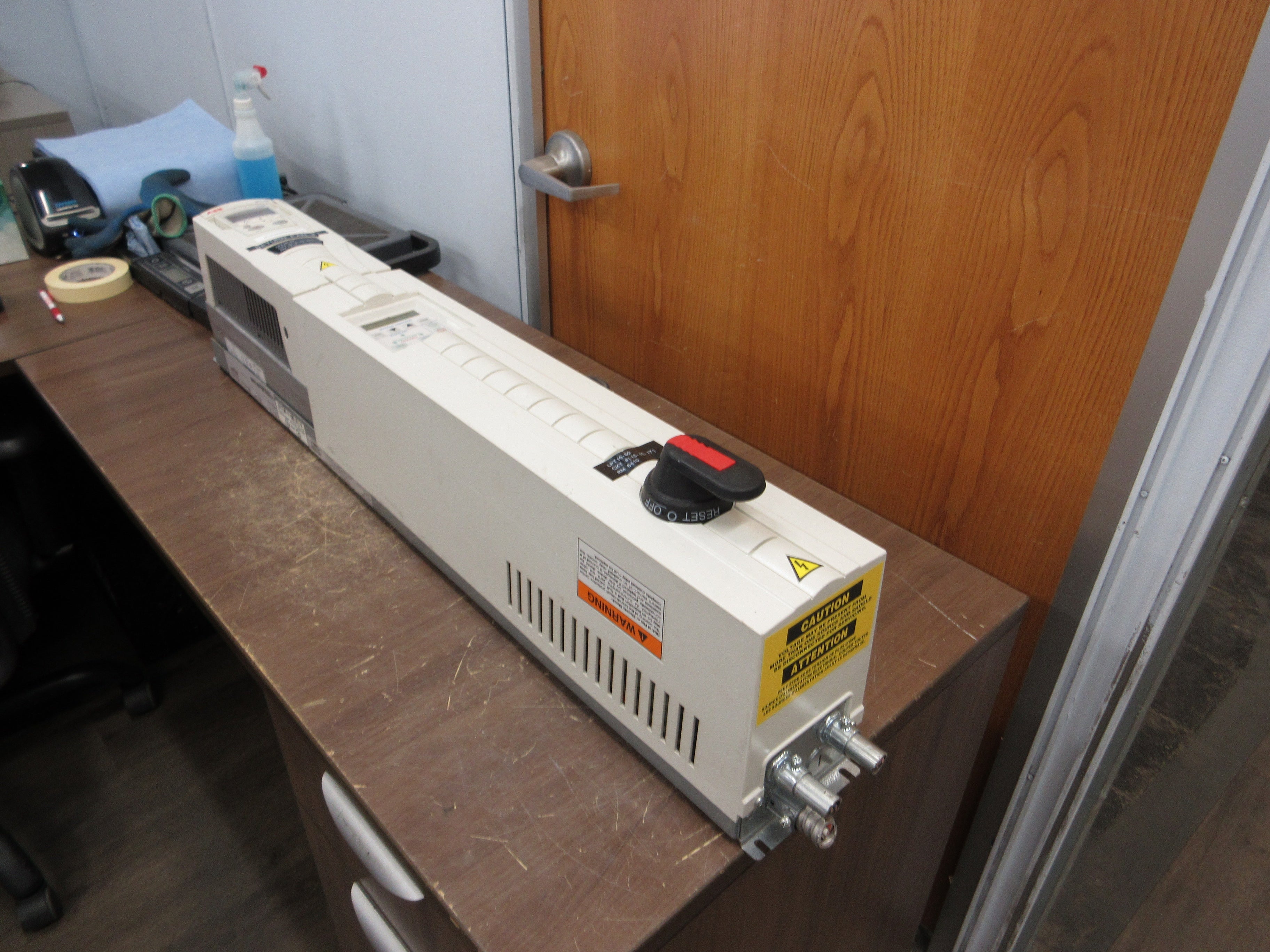 ABB ACH550 AC Drive w/ Bypass ACH550-VCR-04A6-2+F267 1HP 3Ph w/ Keypad Used