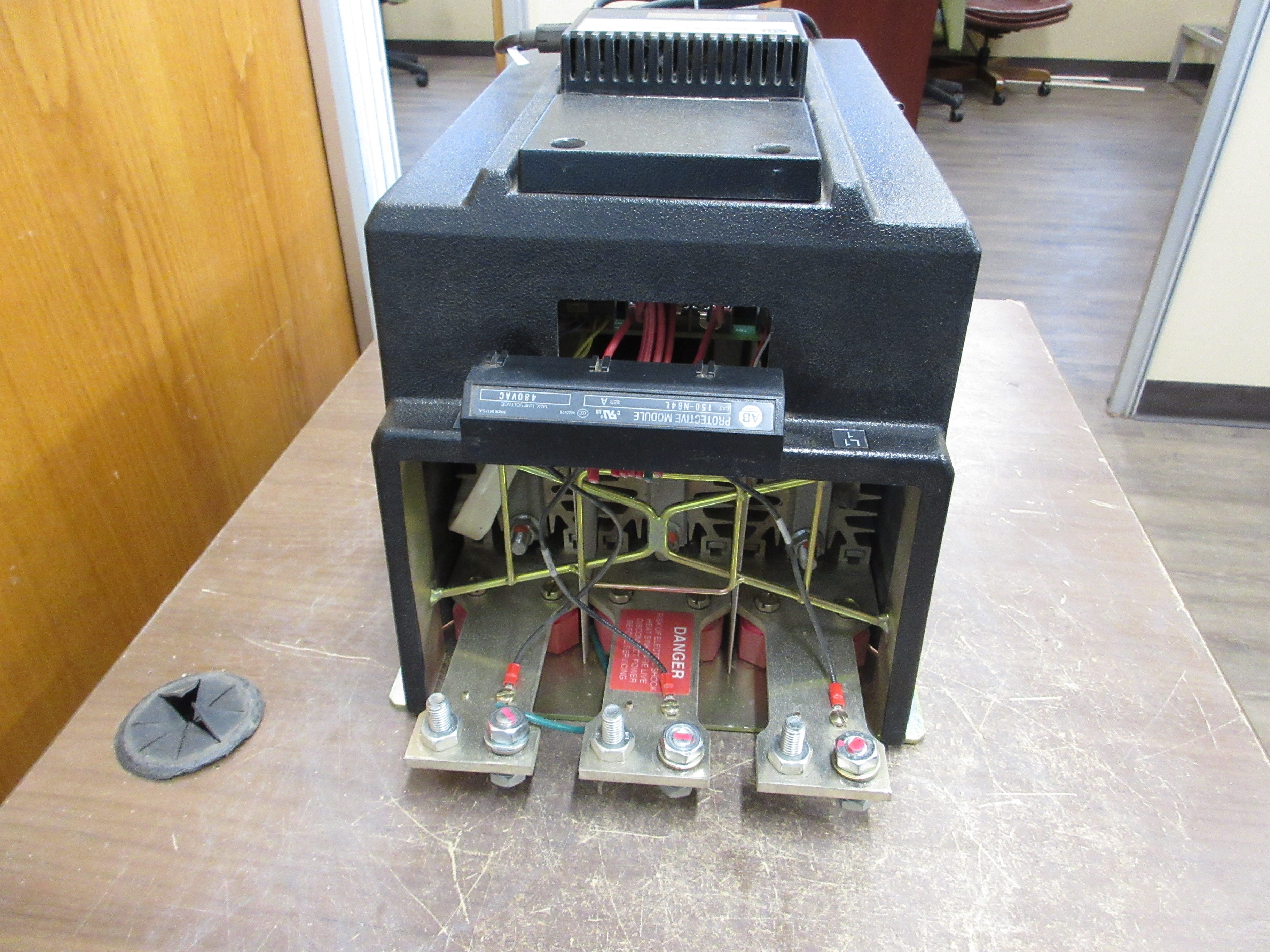 Allen-Bradley SMC Dialog Plus Soft Start 150-B180NBD Ser. A 150HP 208-480V 180A