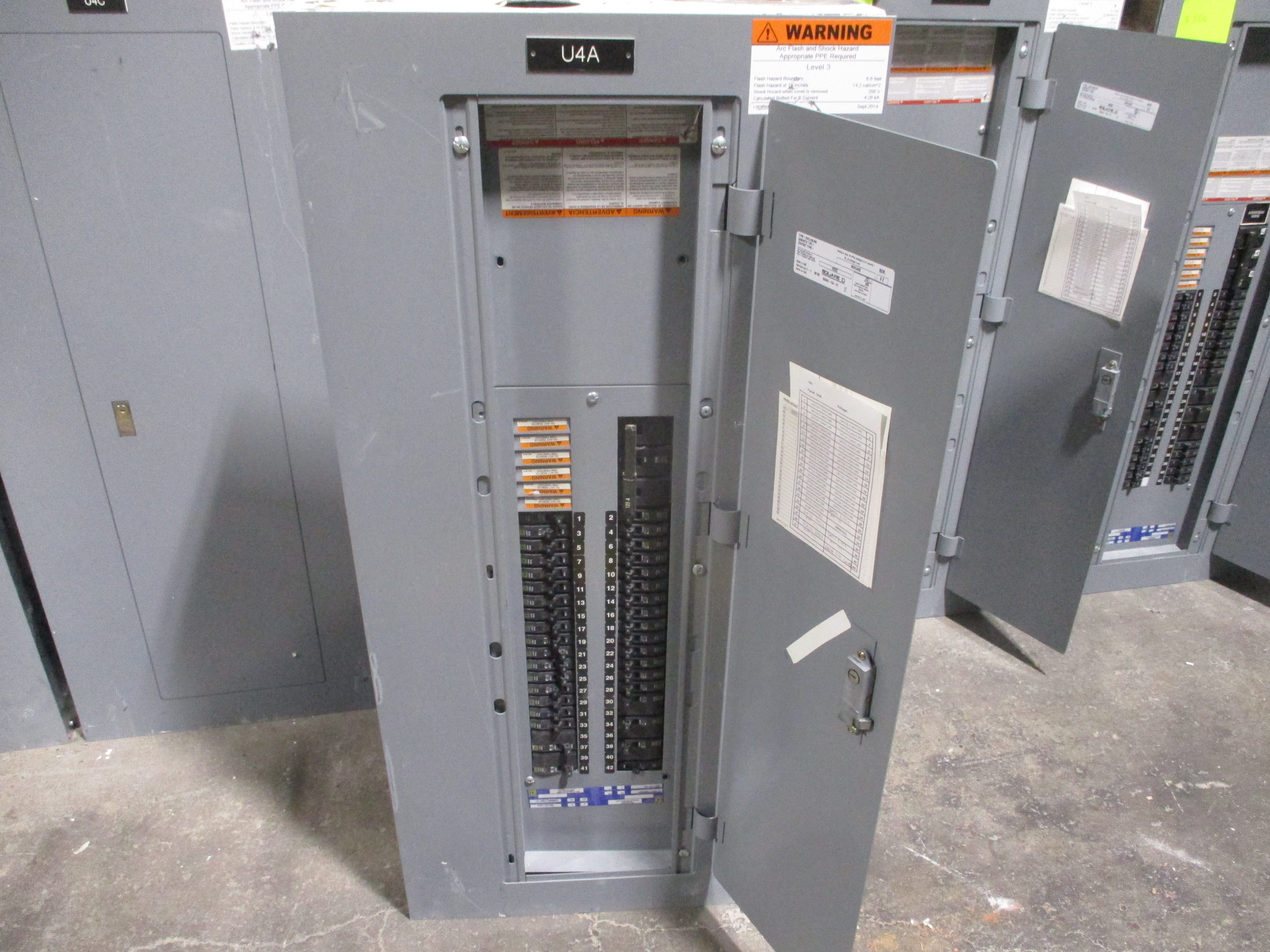 Square D Main Breaker Circuit Breaker Panel 12219851720060001 125A Main 125A Max