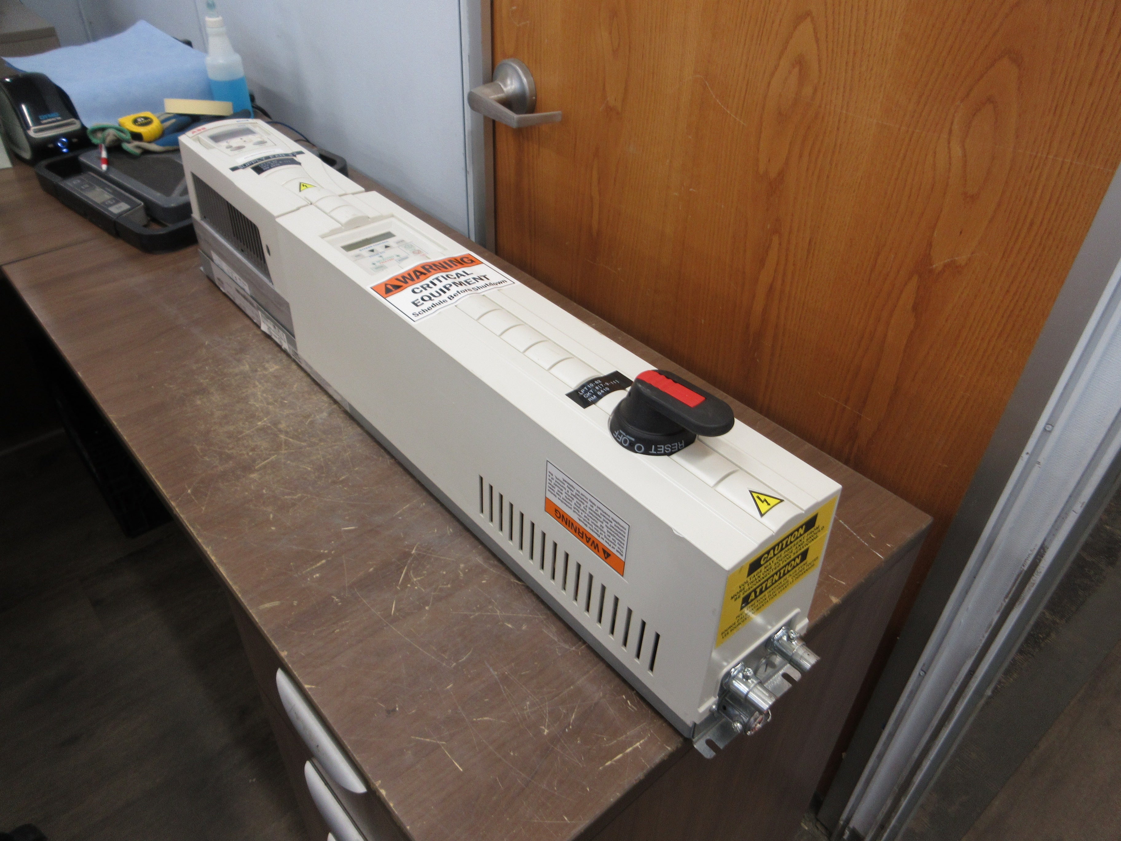 ABB ACH550 AC Drive w/ Bypass ACH550-VCR-017A-2+F267 5HP 3Ph w/ Keypad Used
