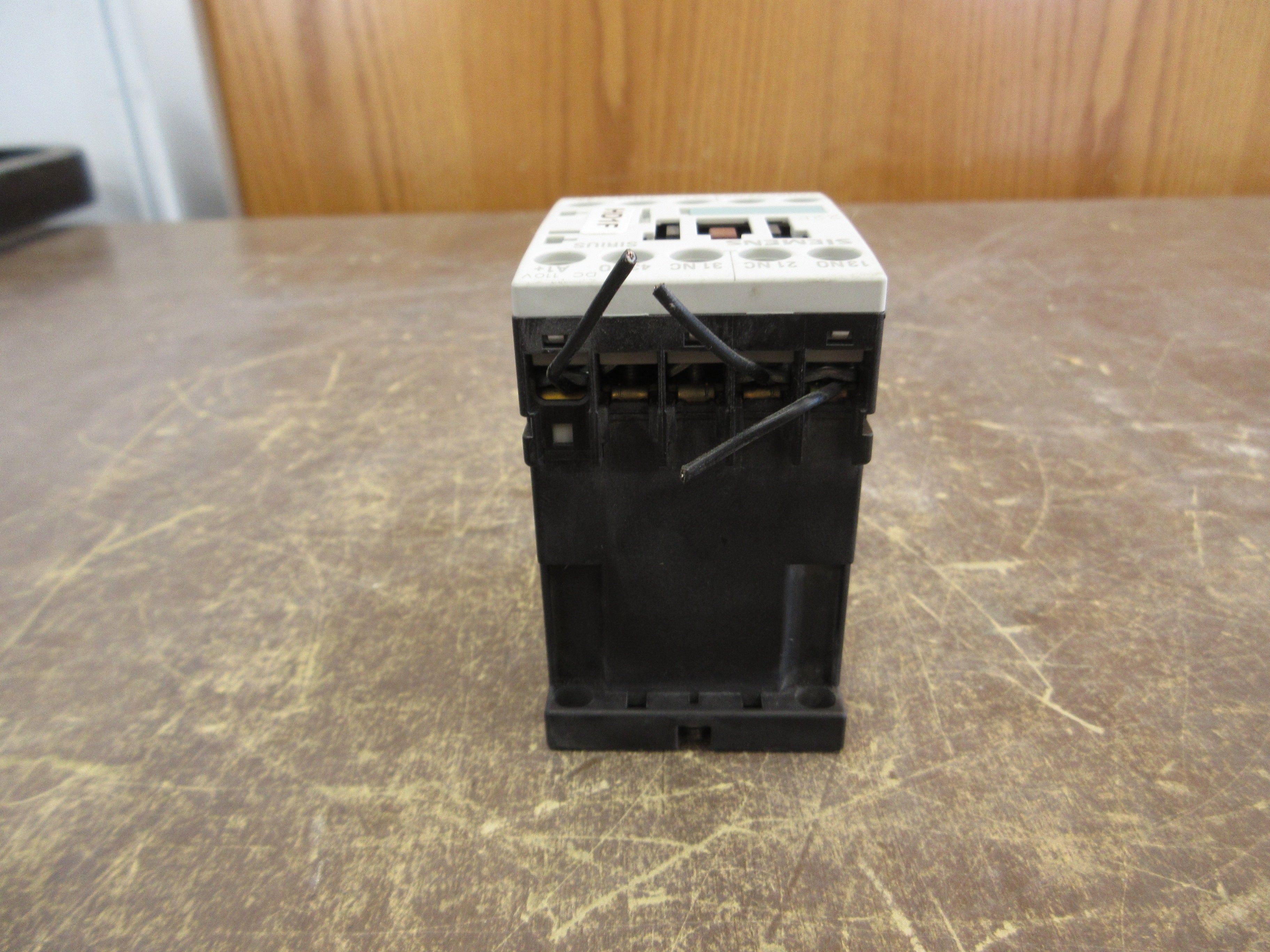 Siemens Sirius Contactor 3RH1122-1BF40 110VDC Coil Used