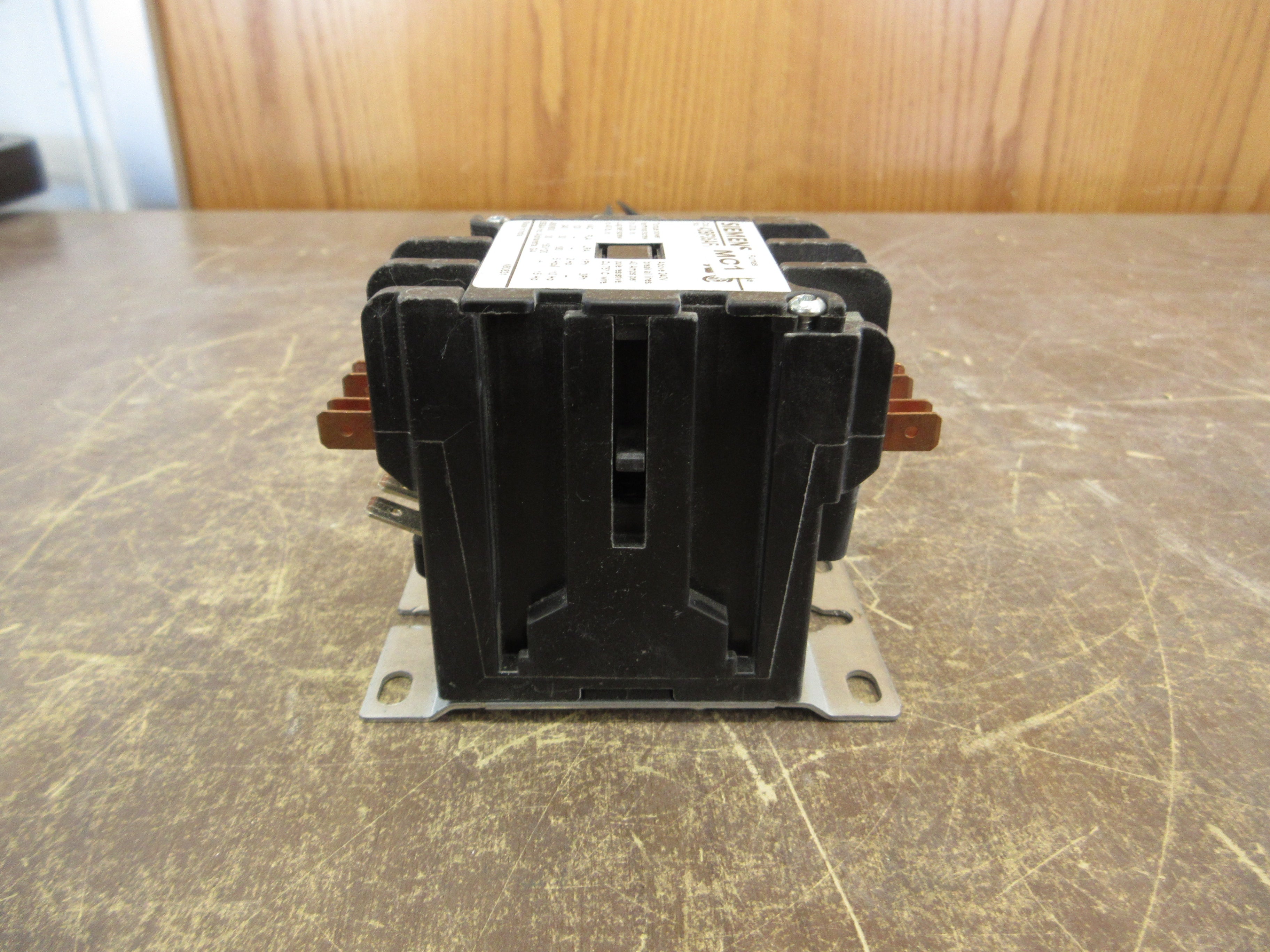 Siemens Contactor 42BF35AFR 120V Coil 30A 600V Used