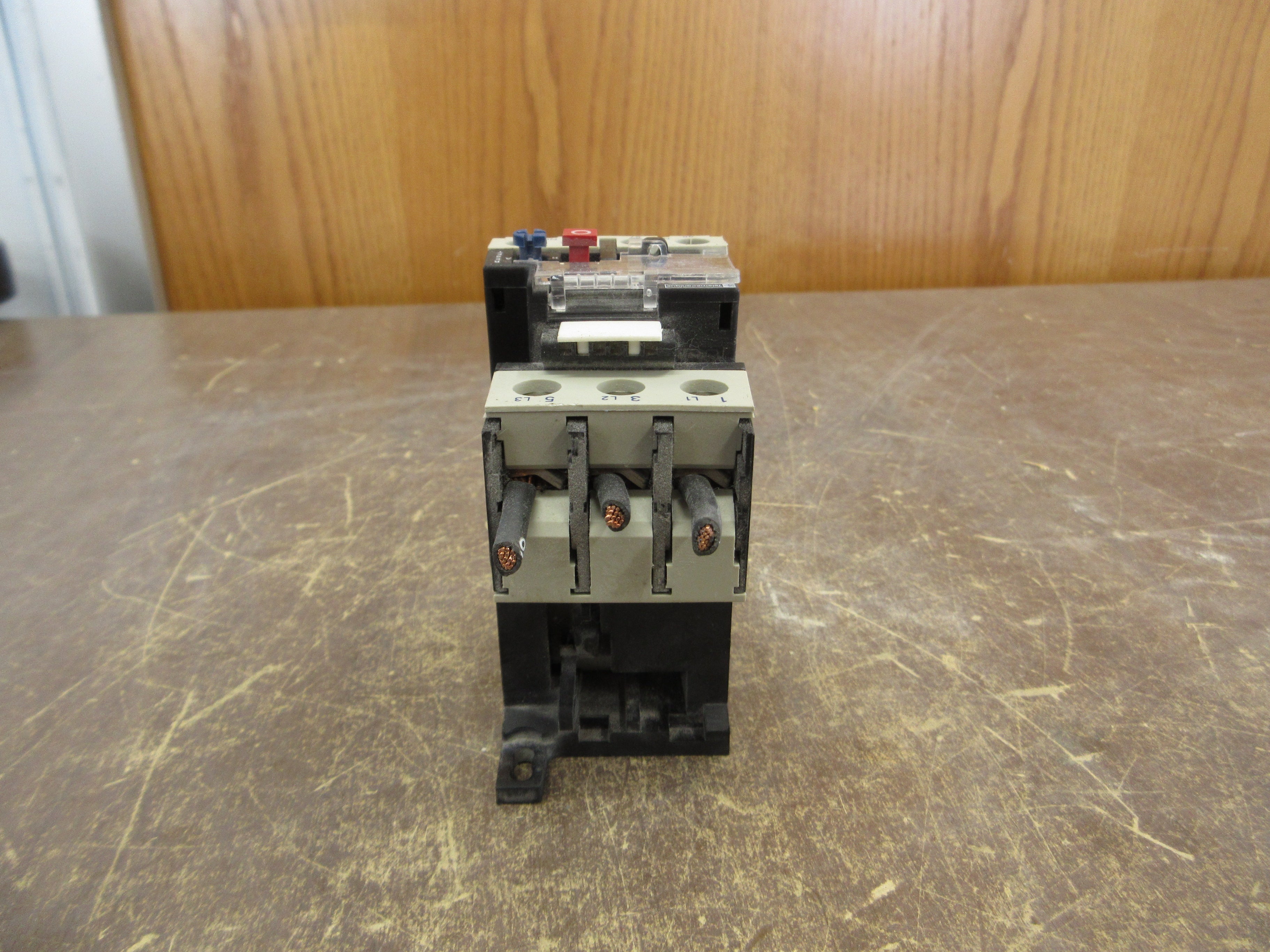 Telemecanique Solid State Overload LR2 D1307 Trip: 1.6-2.5A w/ DIN-Rail Adapter