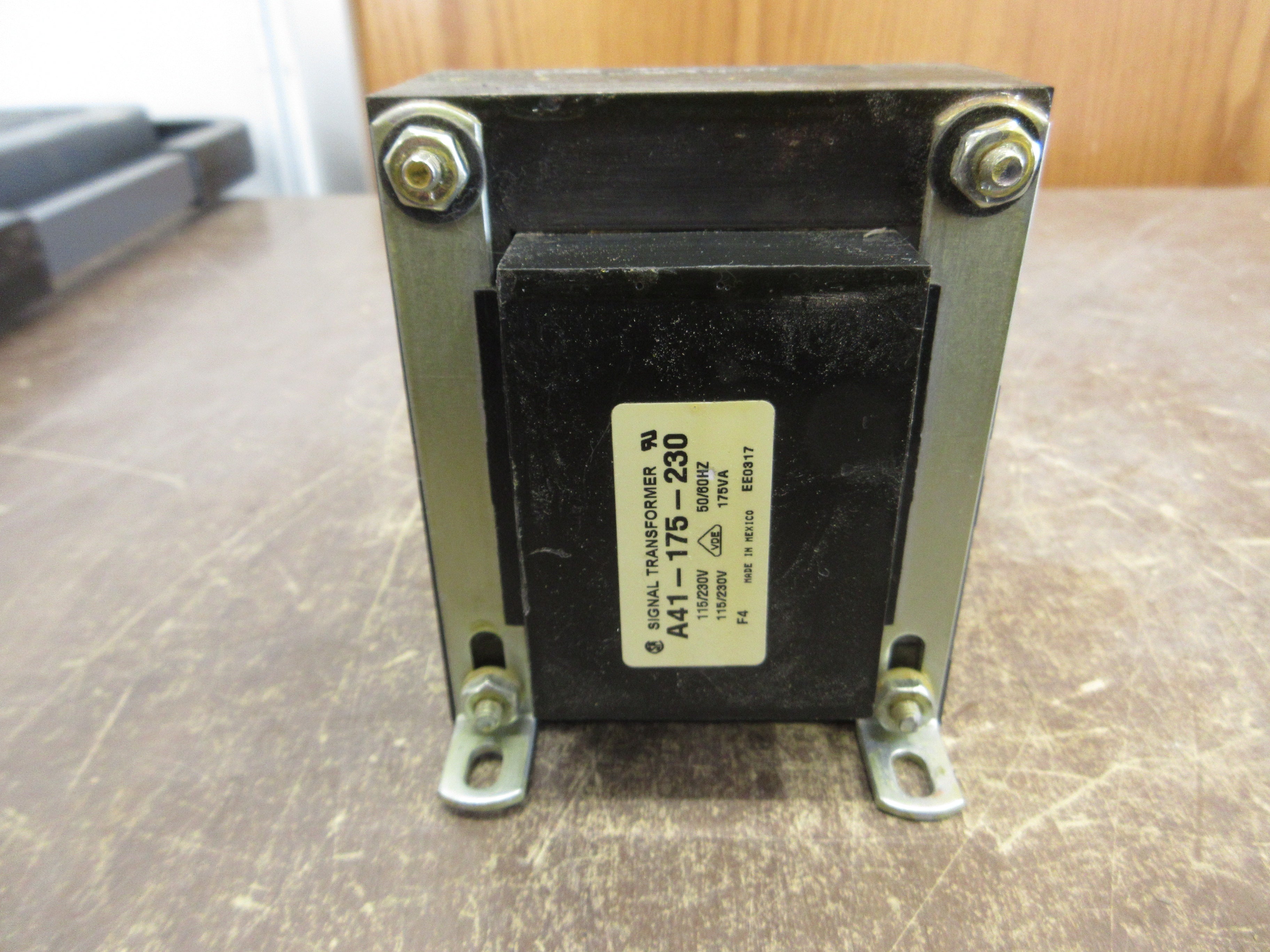 Signal Transformer A41-175-230 175VA Pri: 115/230V Sec: 115/230V 50/60Hz Used