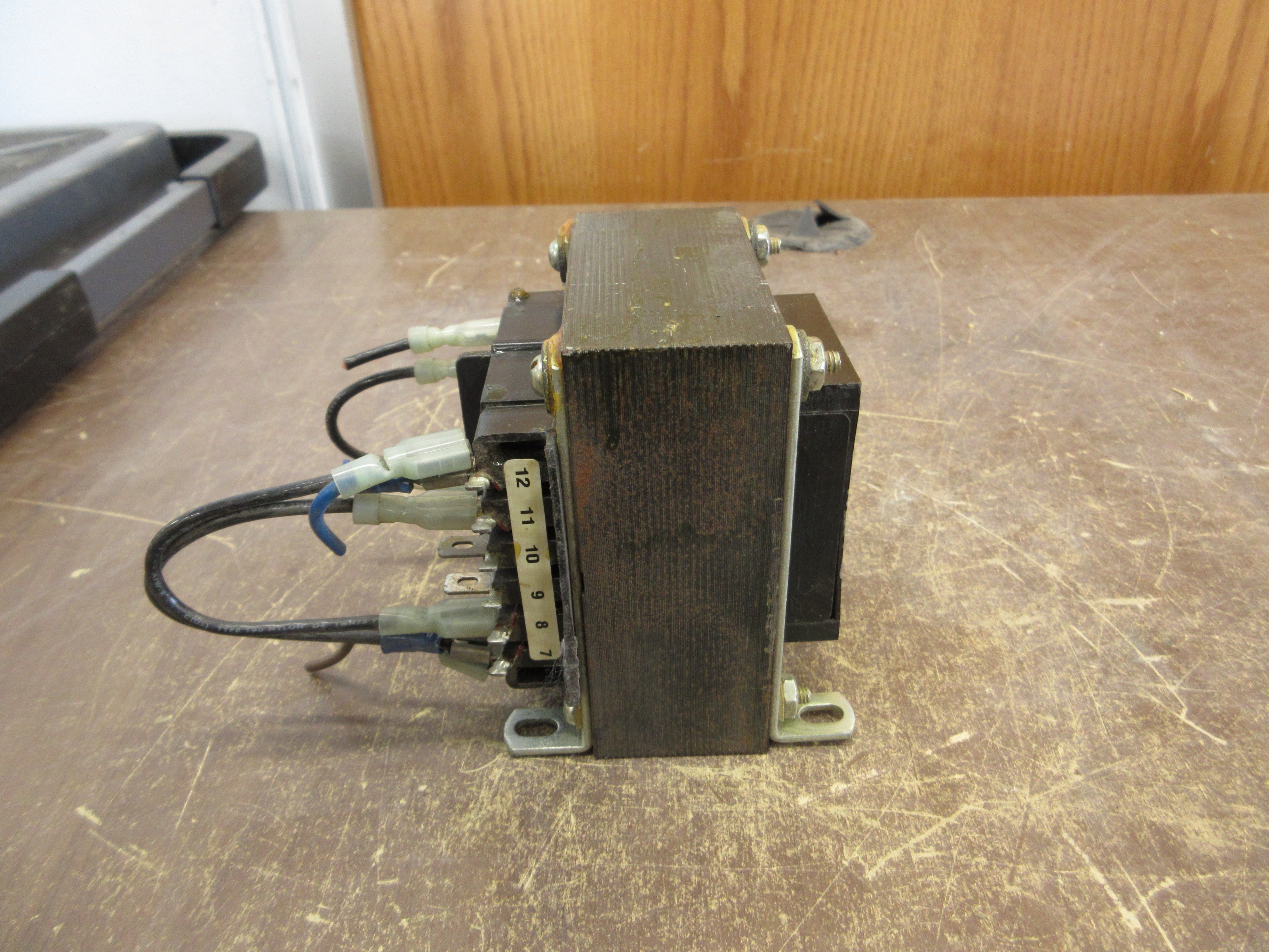 Signal Transformer A41-175-230 175VA Pri: 115/230V Sec: 115/230V 50/60Hz Used