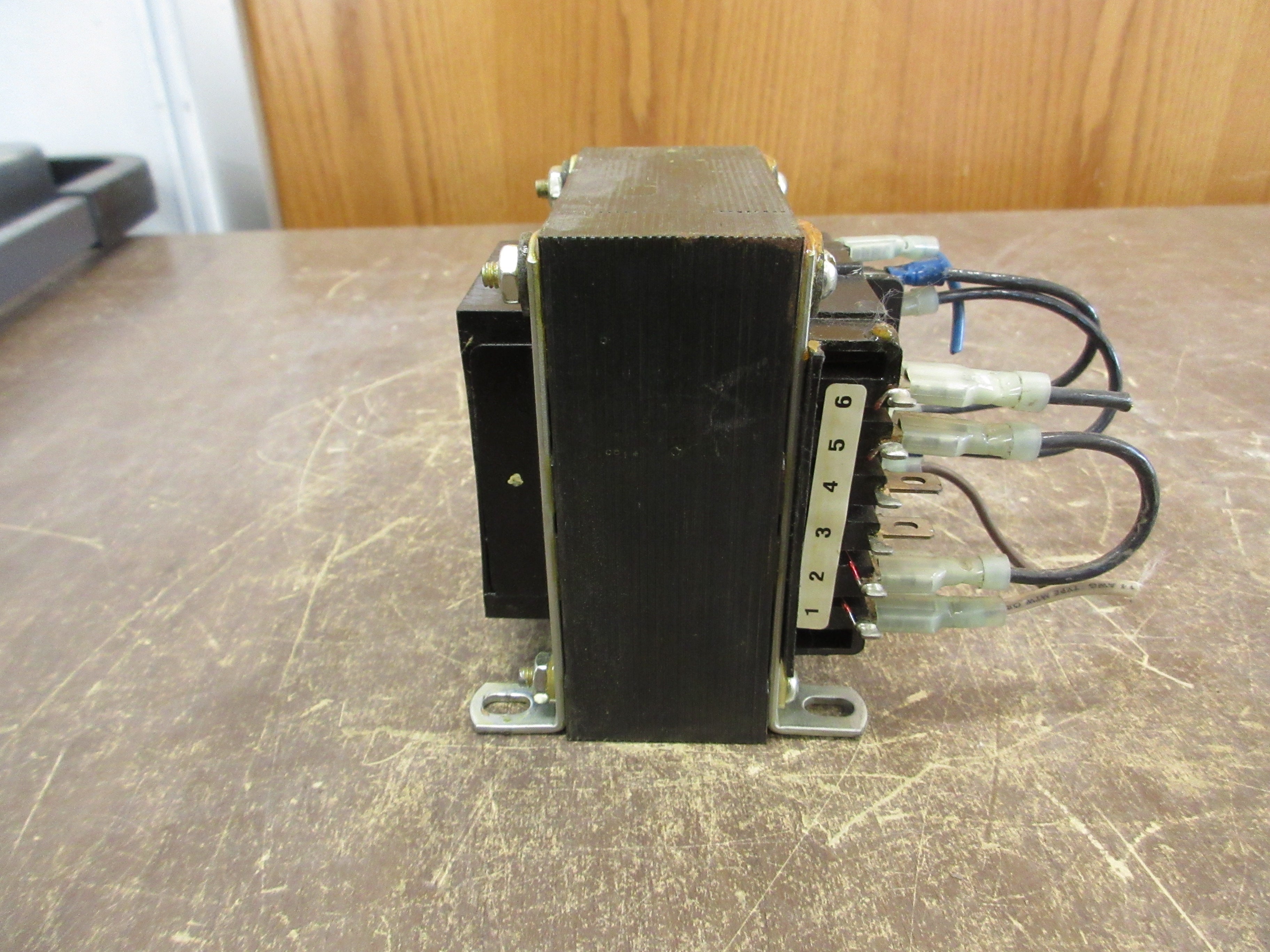Signal Transformer A41-175-230 175VA Pri: 115/230V Sec: 115/230V 50/60Hz Used