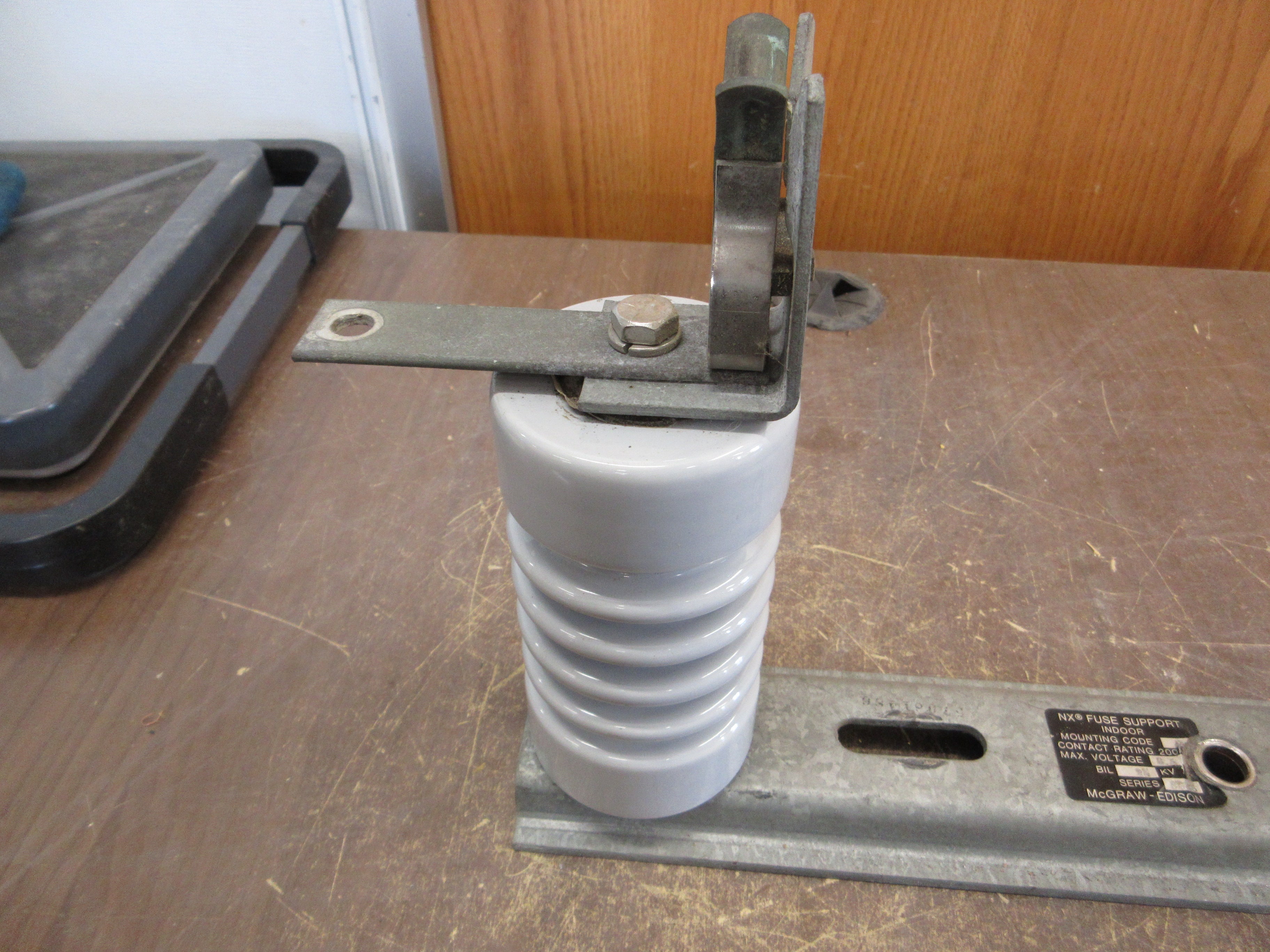 McGraw-Edison NX Fuse Support 86-3 8.3kV 200A Used