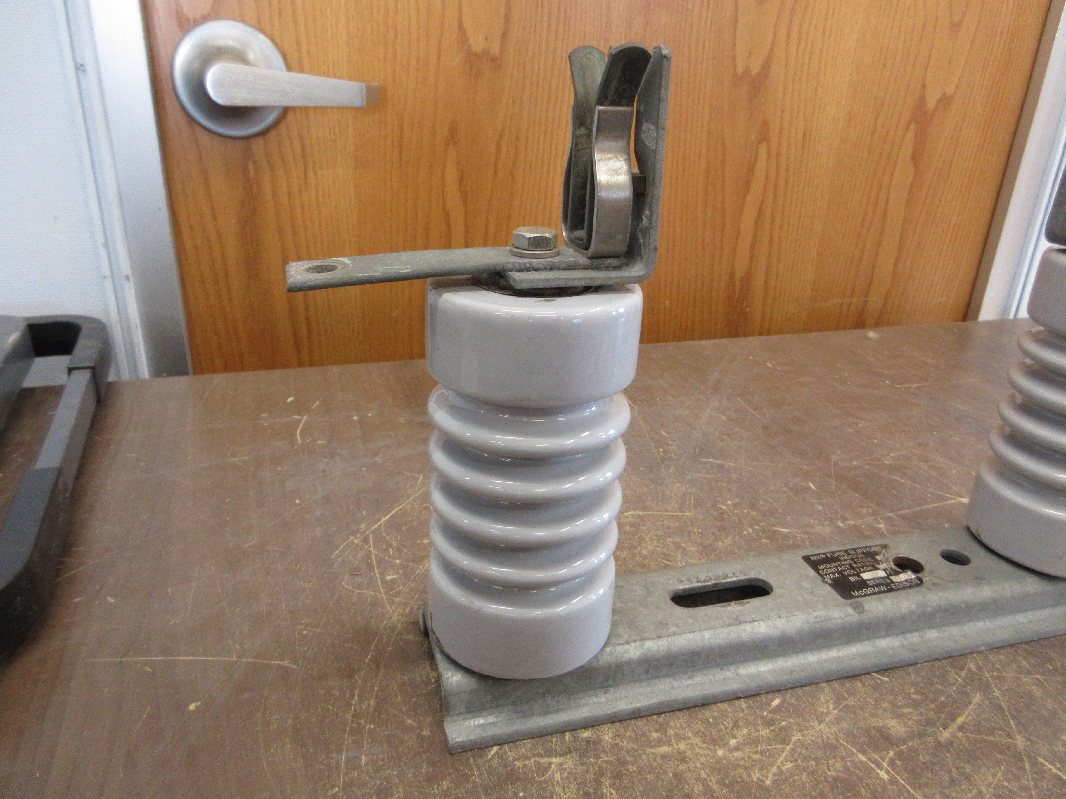 McGraw-Edison NX Fuse Support 86-6 8.3kV 200A Used