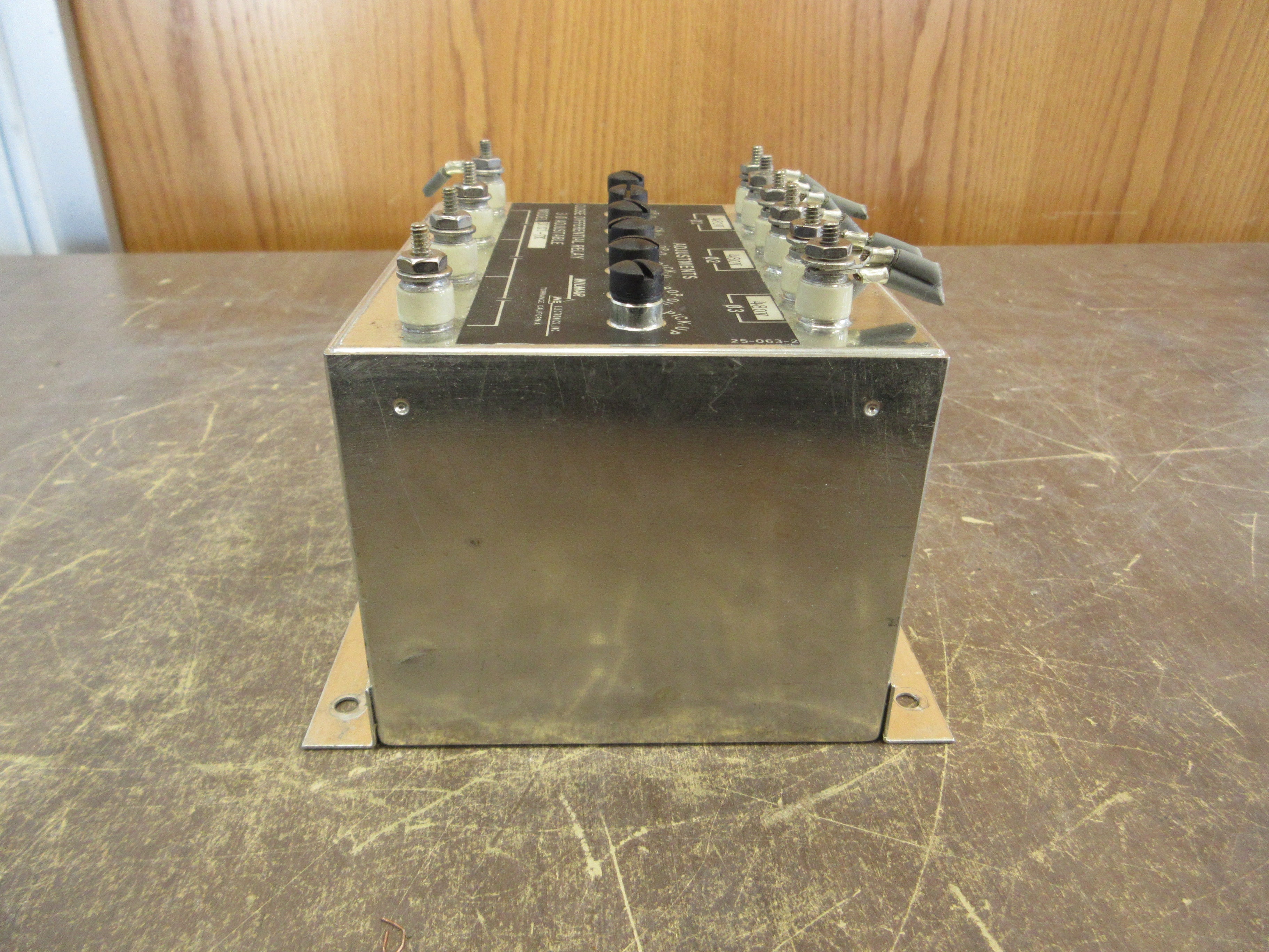 Wilmar Close Differential Relay D101-7X 480V 3Ph Adjustable Used