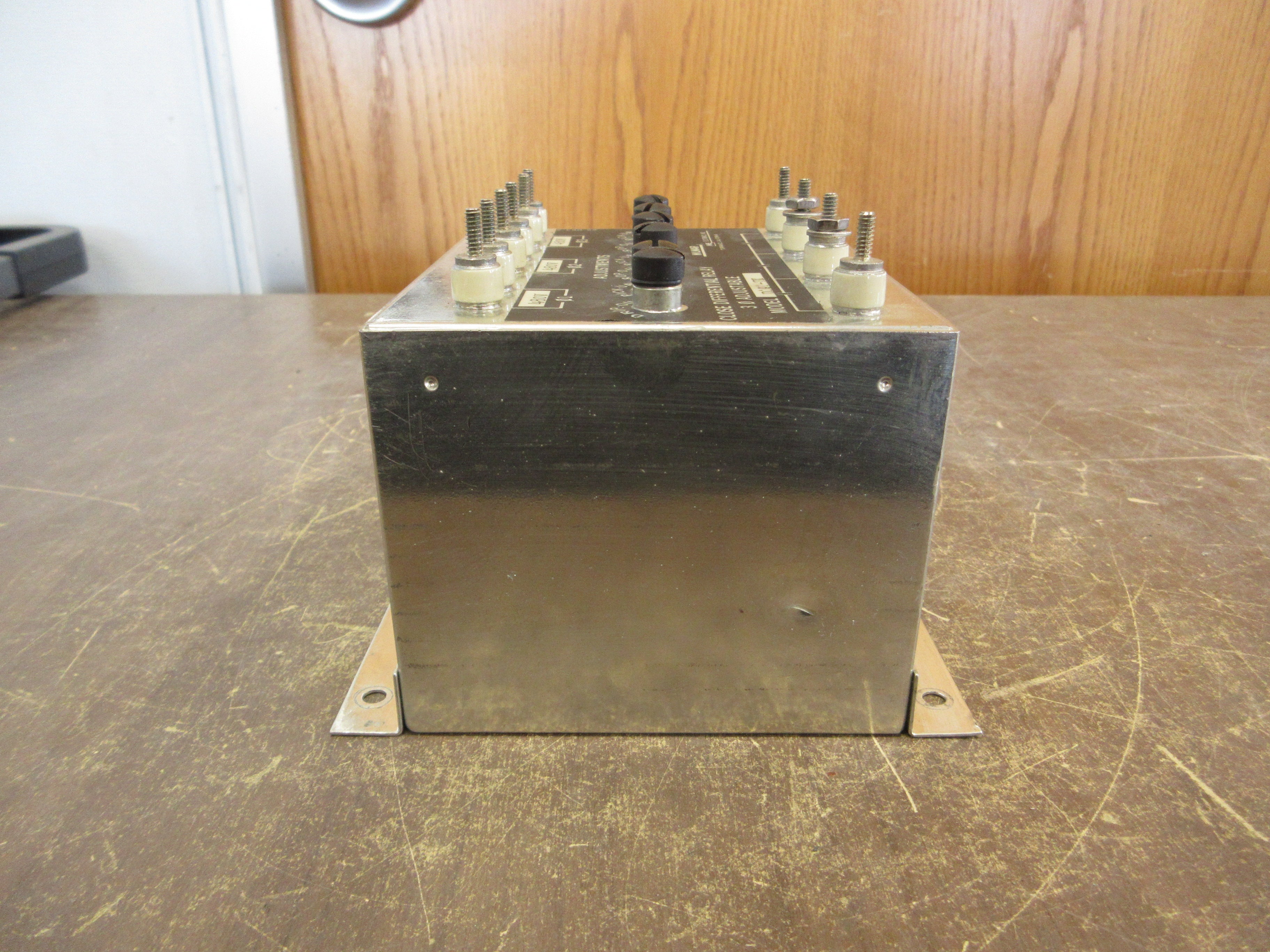 Wilmar Close Differential Relay D101-7X 480V 3Ph Adjustable Used