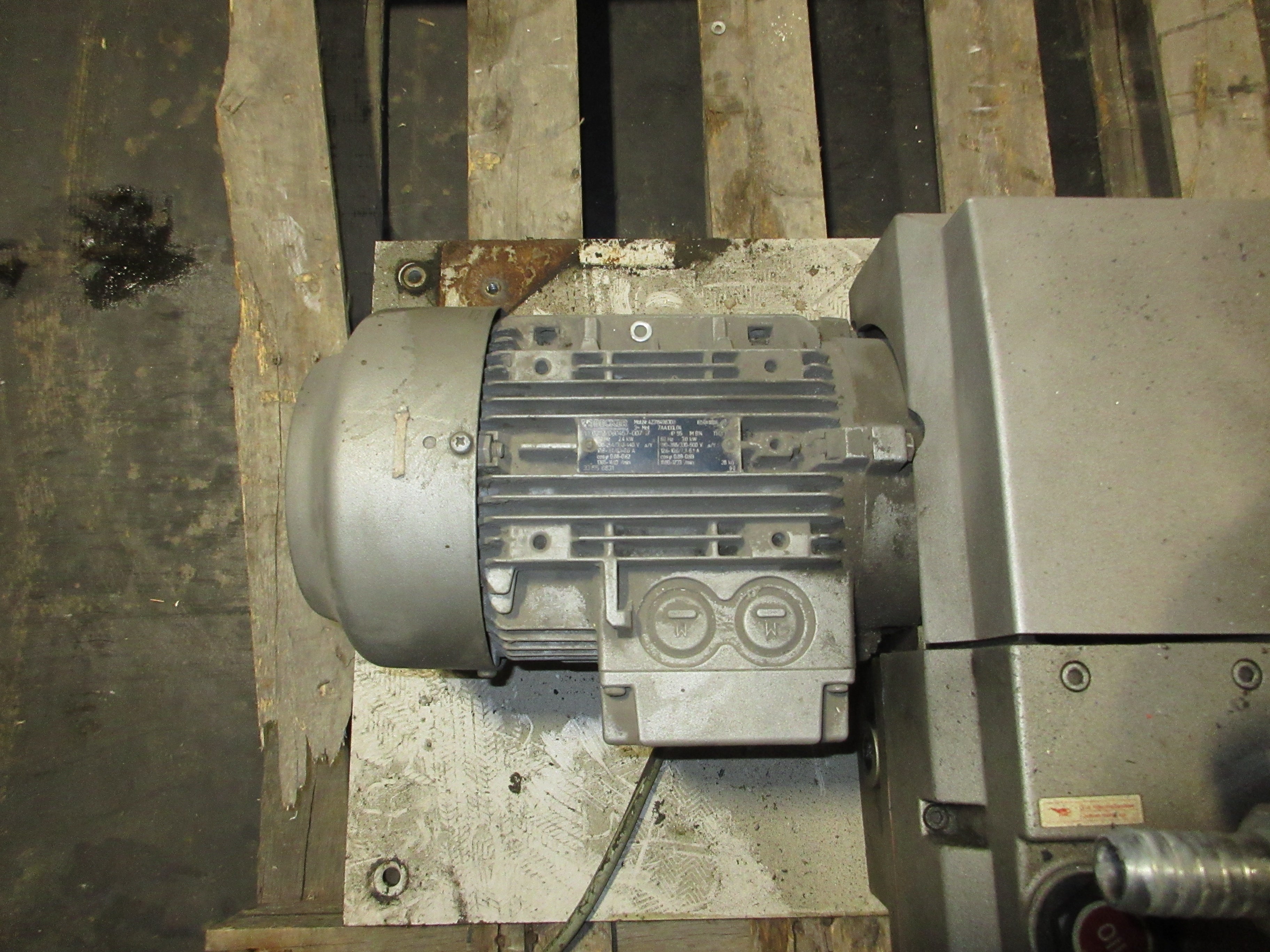 Becker Rotary Vane Vacuum Pump U 4.70 SA/K 1.85kW 1700RPM 84 no 3/h 3mbar Used