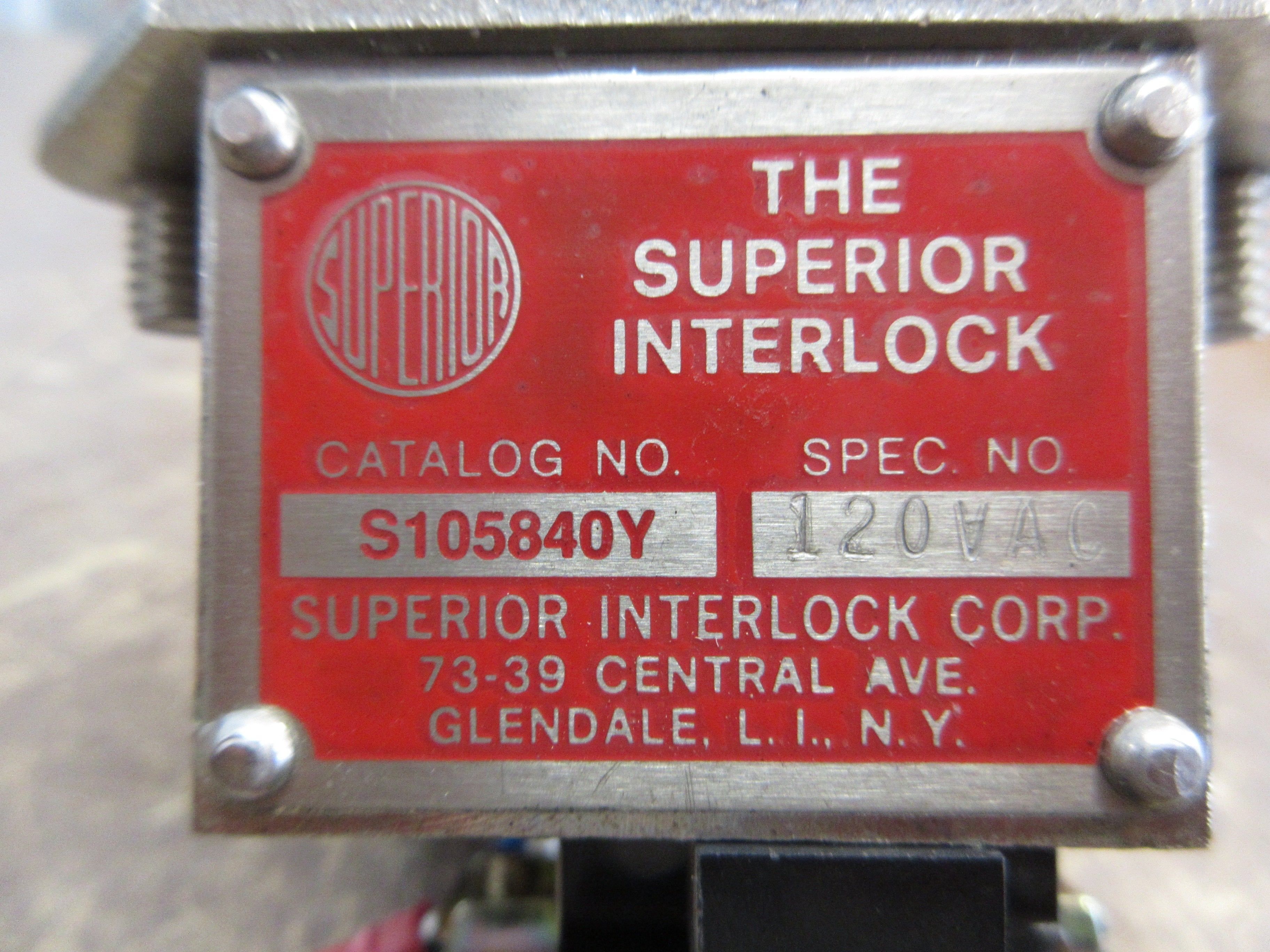 Superior Safety Interlock Switch S105840Y 120VAC Used