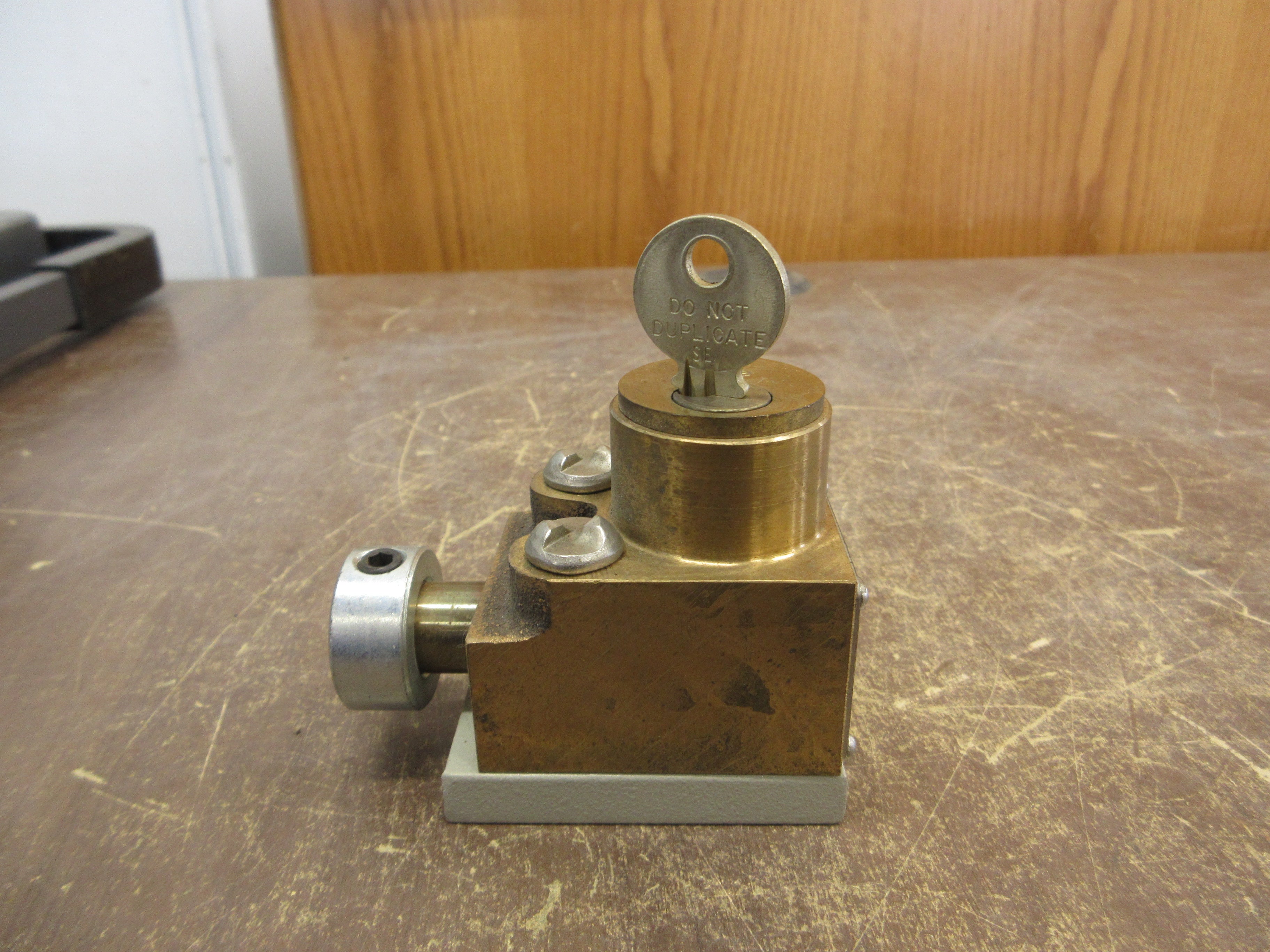 Superior Interlock Switch S105810Y Used