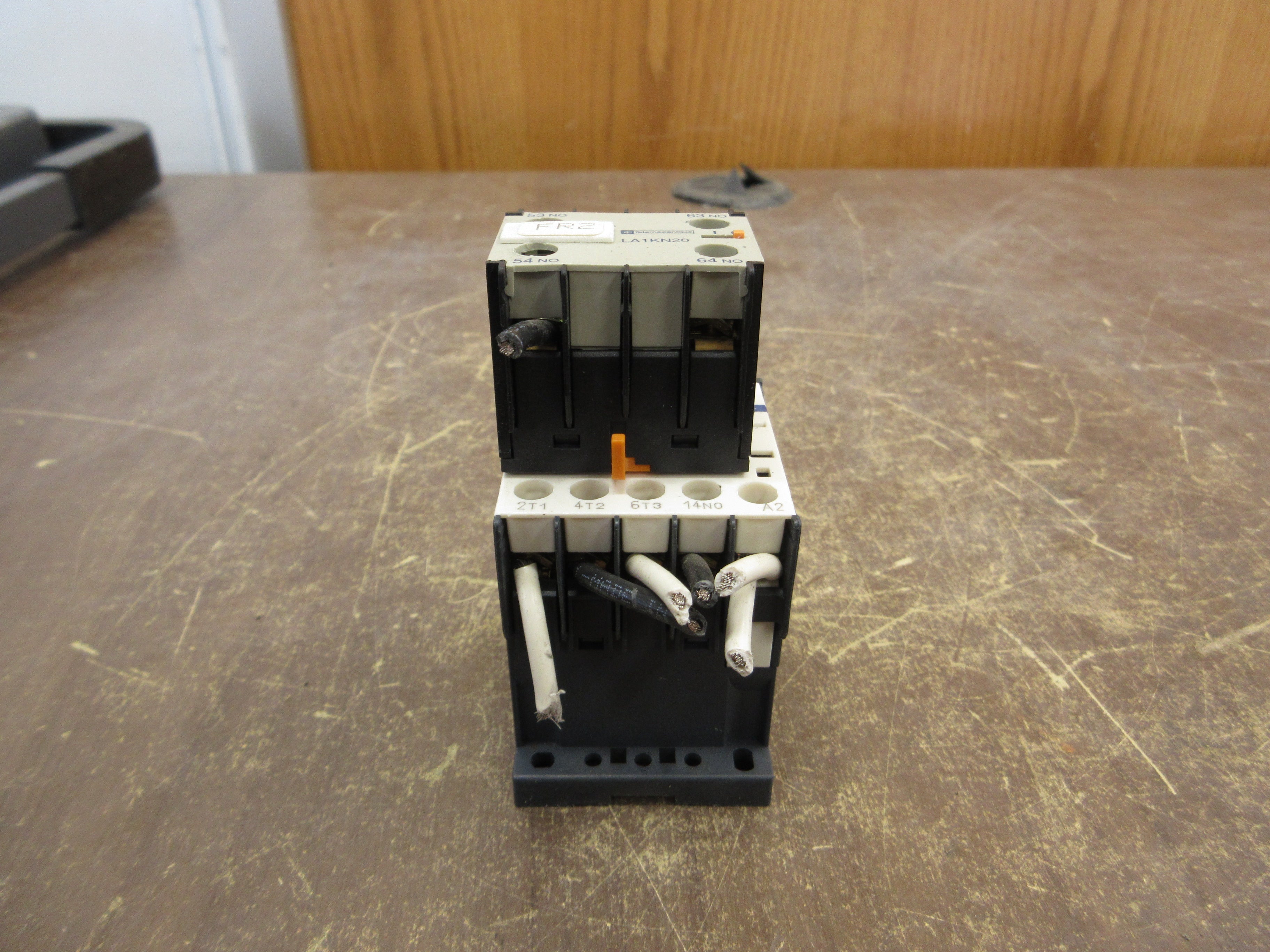 Square D Contactor LC1K06 10 E7 48V Coil w/ Aux Contact Block Used