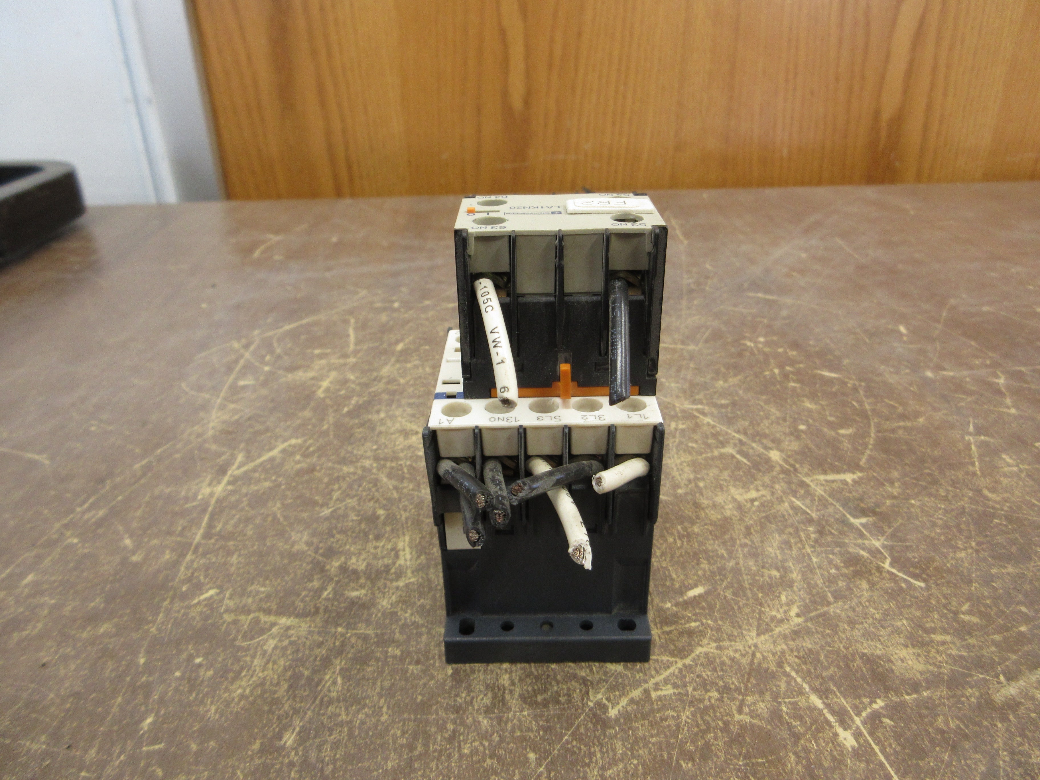 Square D Contactor LC1K06 10 E7 48V Coil w/ Aux Contact Block Used