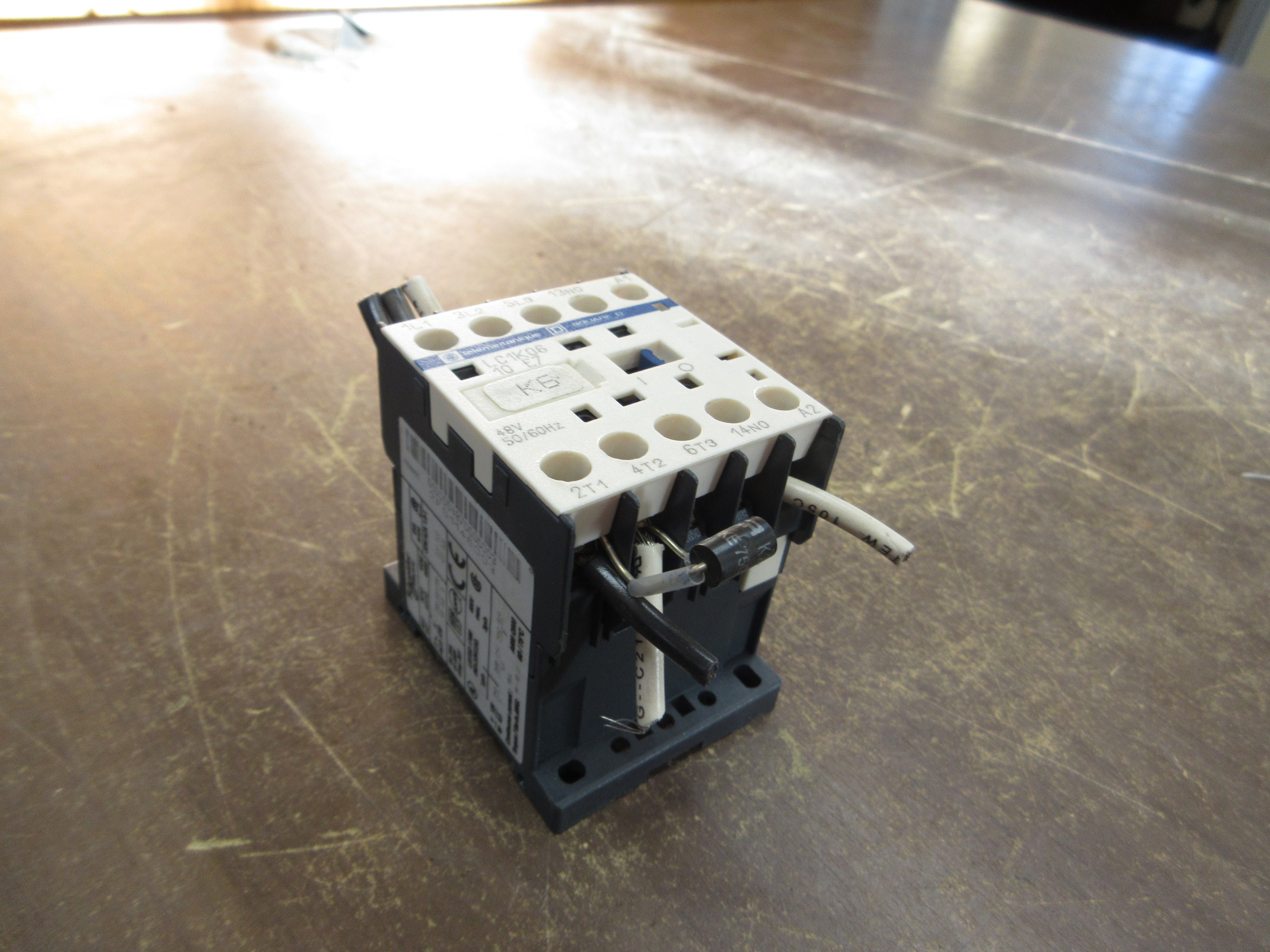 Square D Contactor LC1K06 10 E7 48V Coil Used