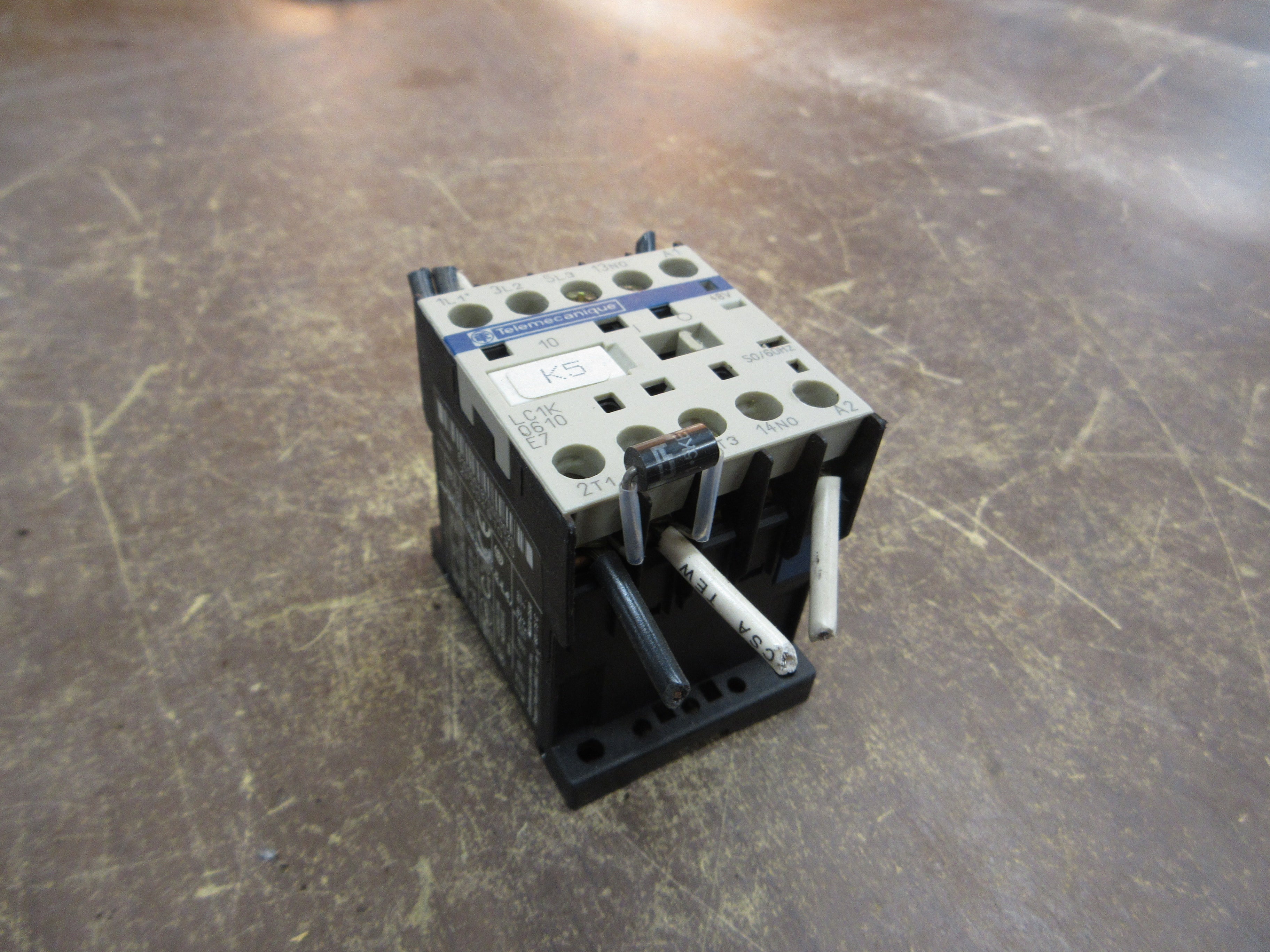 Telemecanique Contactor LC1K 0610 E7 48V Coil Used