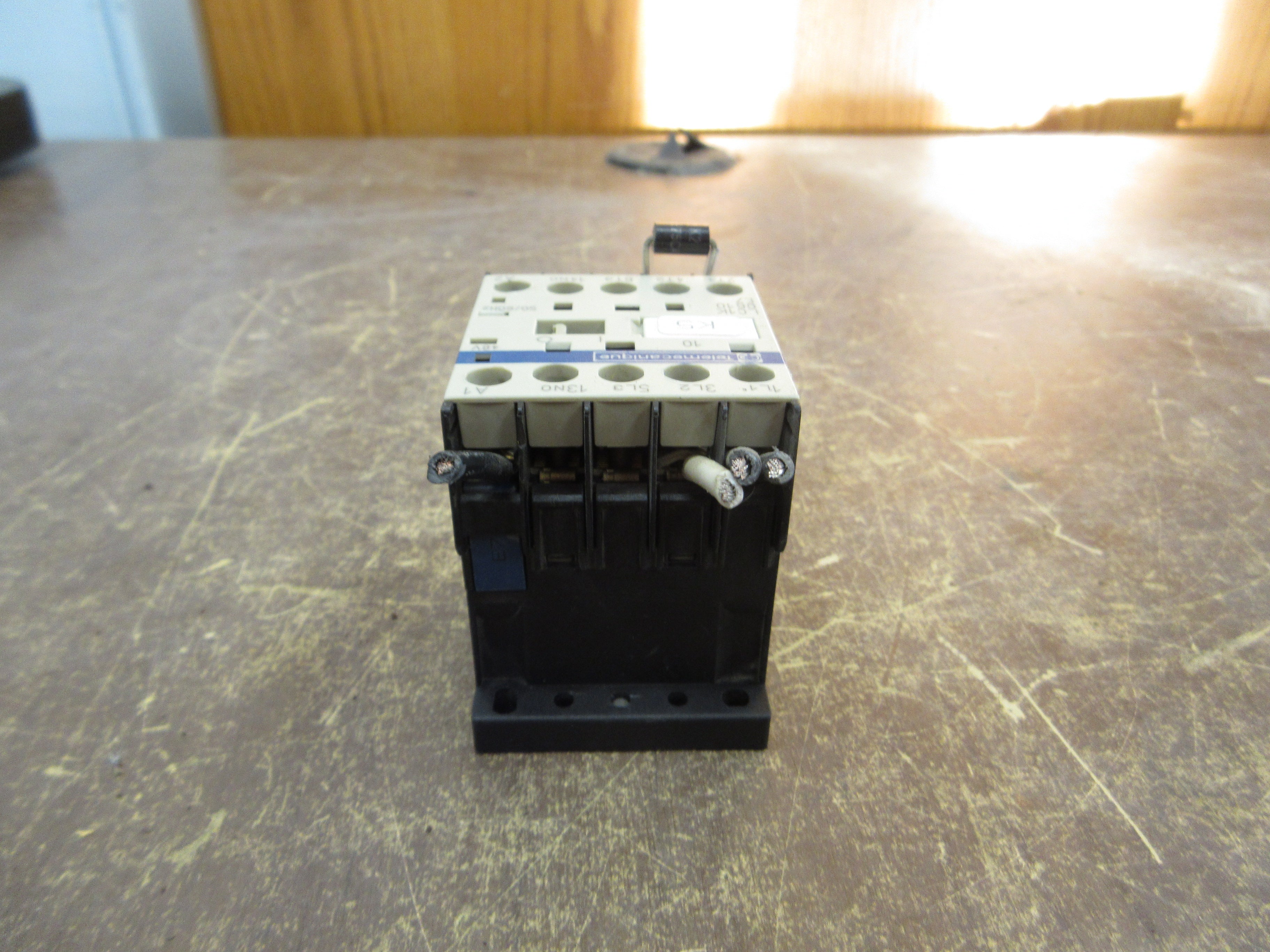 Telemecanique Contactor LC1K 0610 E7 48V Coil Used