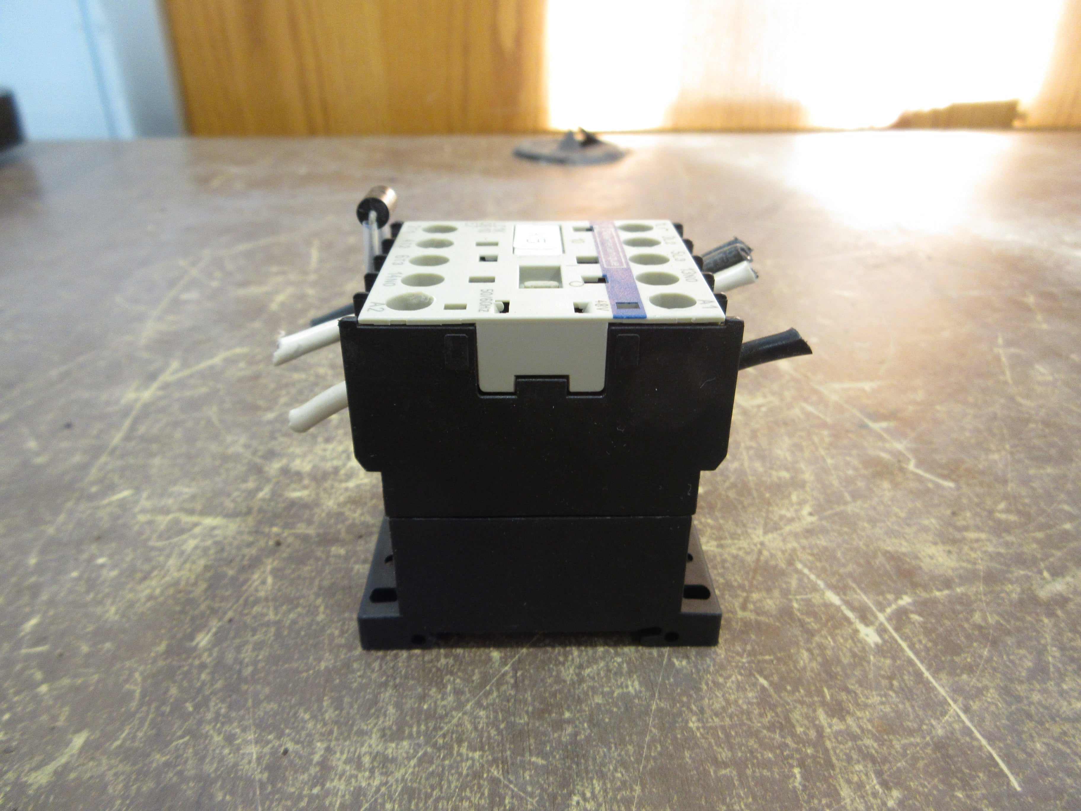 Telemecanique Contactor LC1K 0610 E7 48V Coil Used