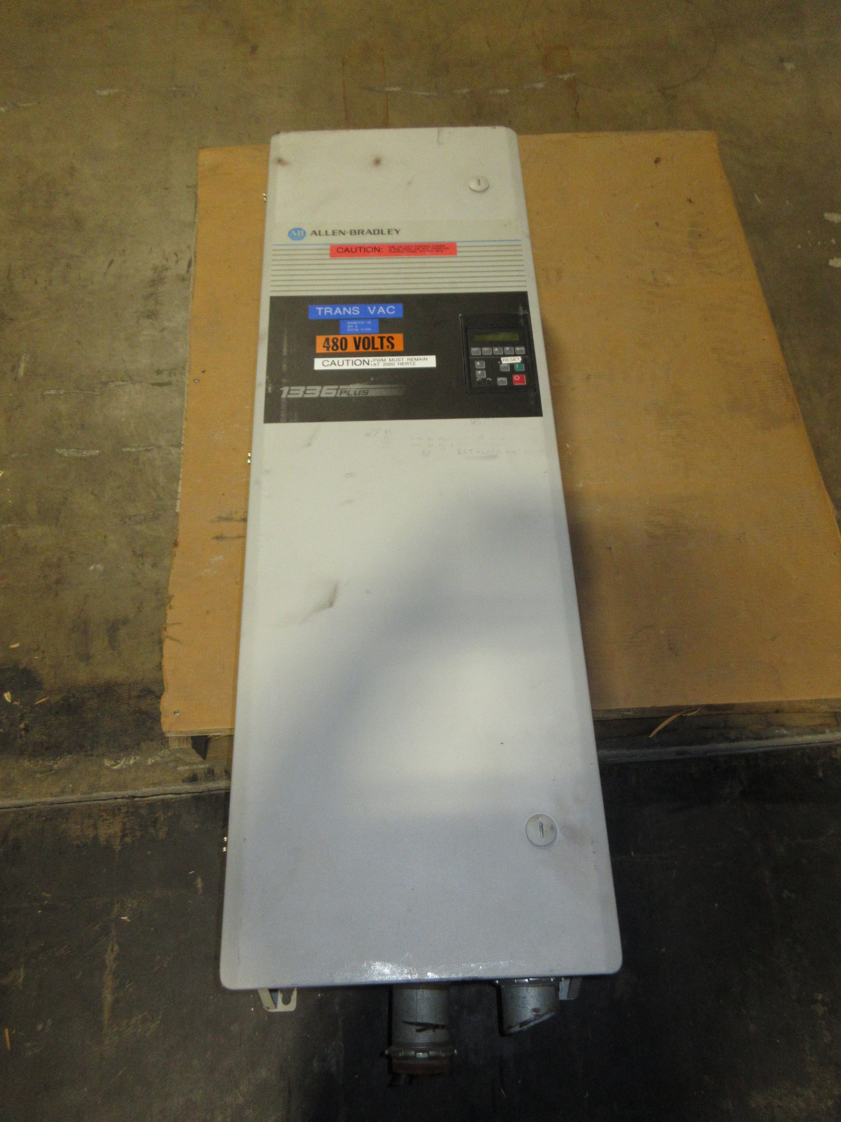 Allen-Bradley 1336 Plus AC Drive 1336S-B100-AA-EN-GM1-HA2-L6 100HP 3Ph w/ Keypad
