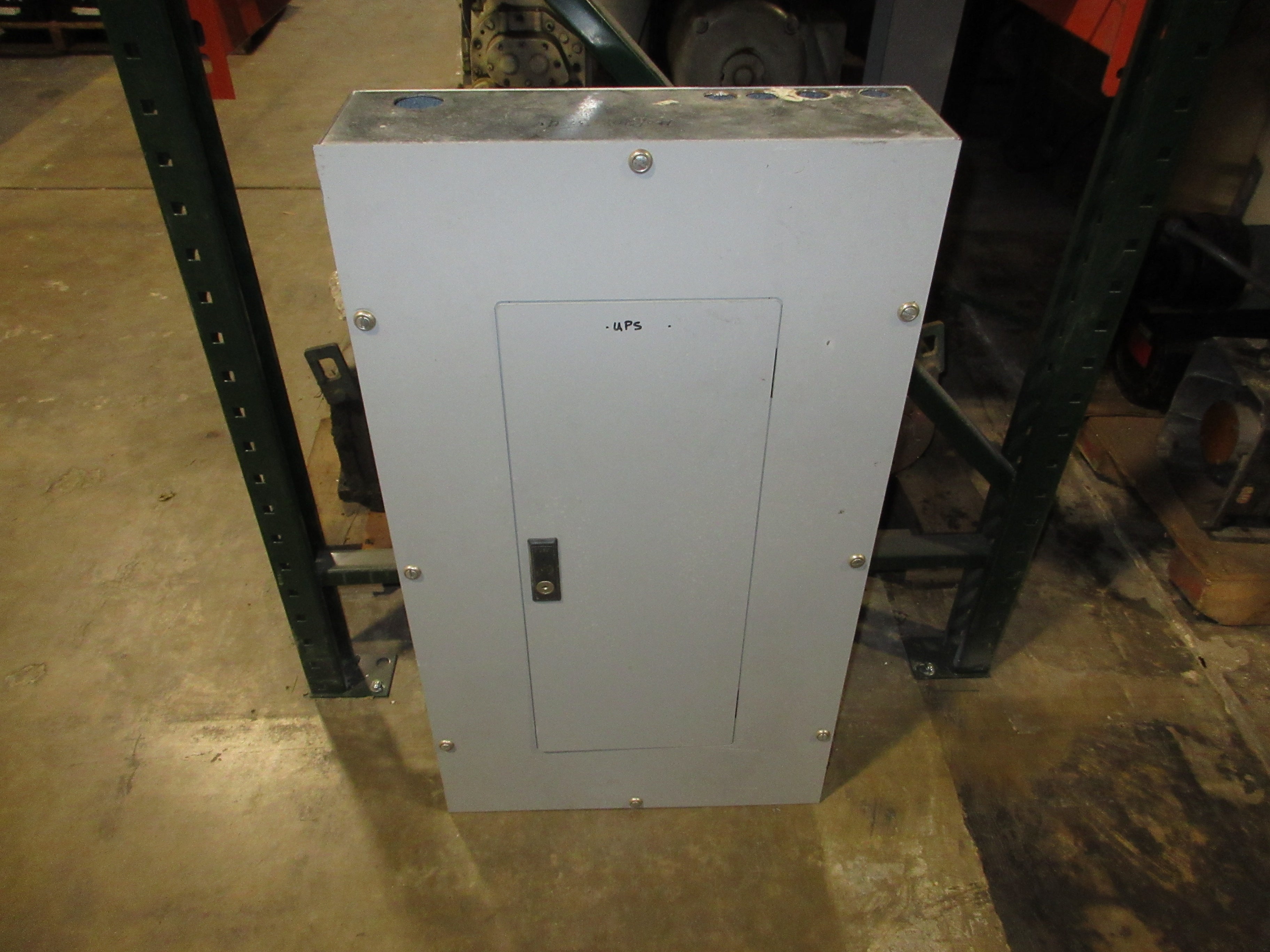 Cutler-Hammer Main Lug Breaker Panel 1C96652G01 225A 120V 3Ph 4W 18-Slot Used