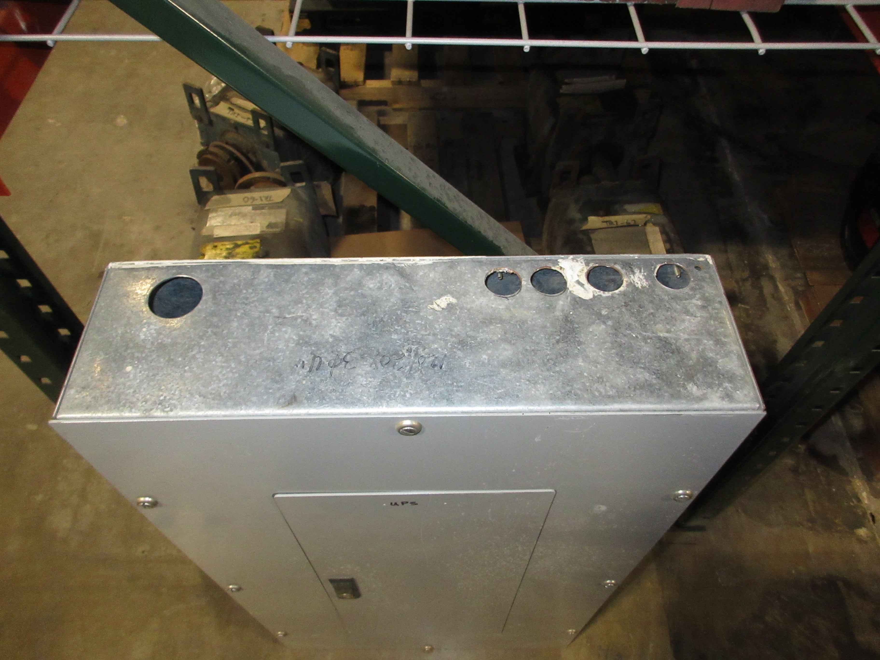Cutler-Hammer Main Lug Breaker Panel 1C96652G01 225A 120V 3Ph 4W 18-Slot Used