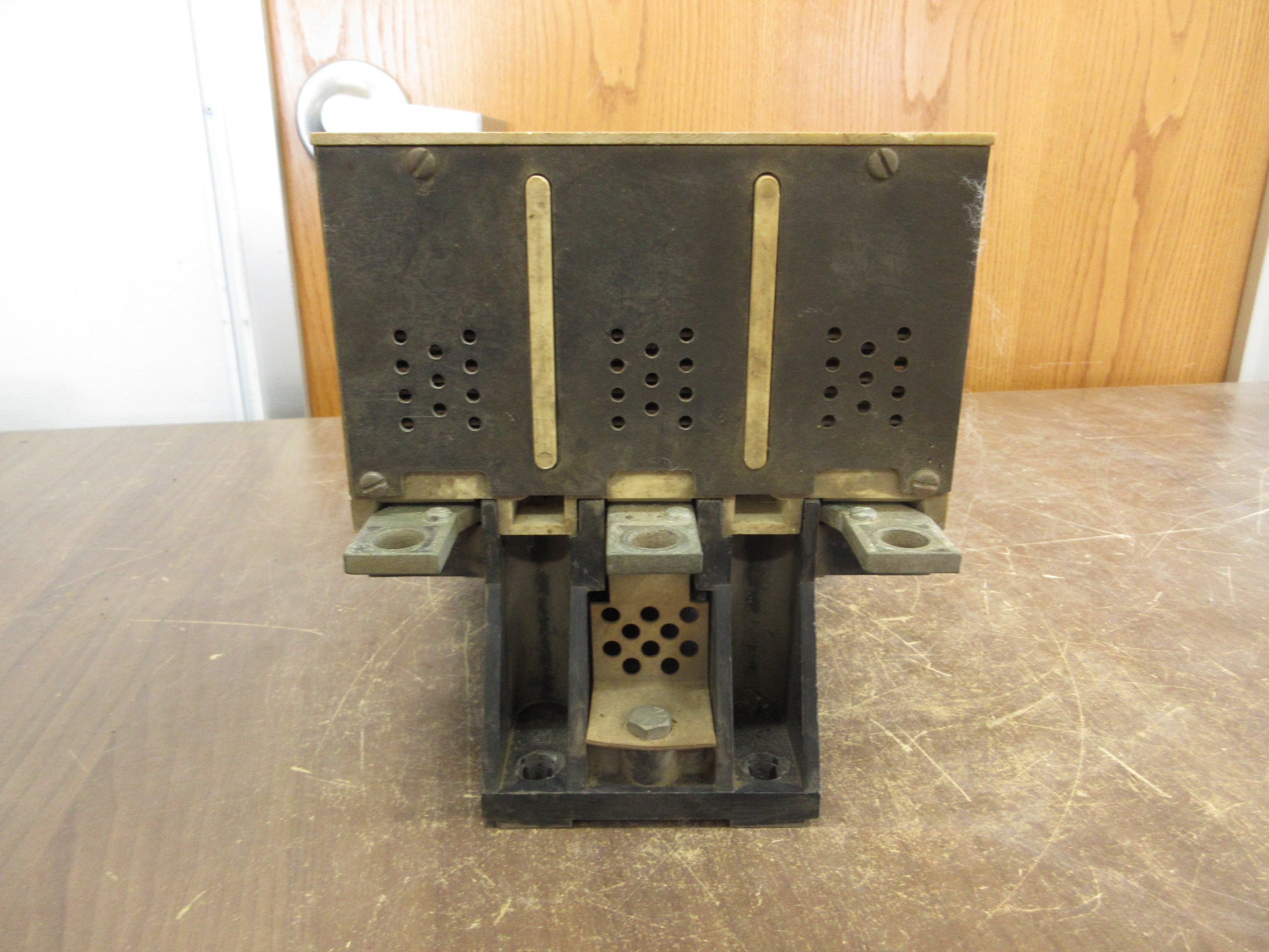 Westinghouse Size 5 Starter A200M5CAC 600V 3Ph 200HP Used