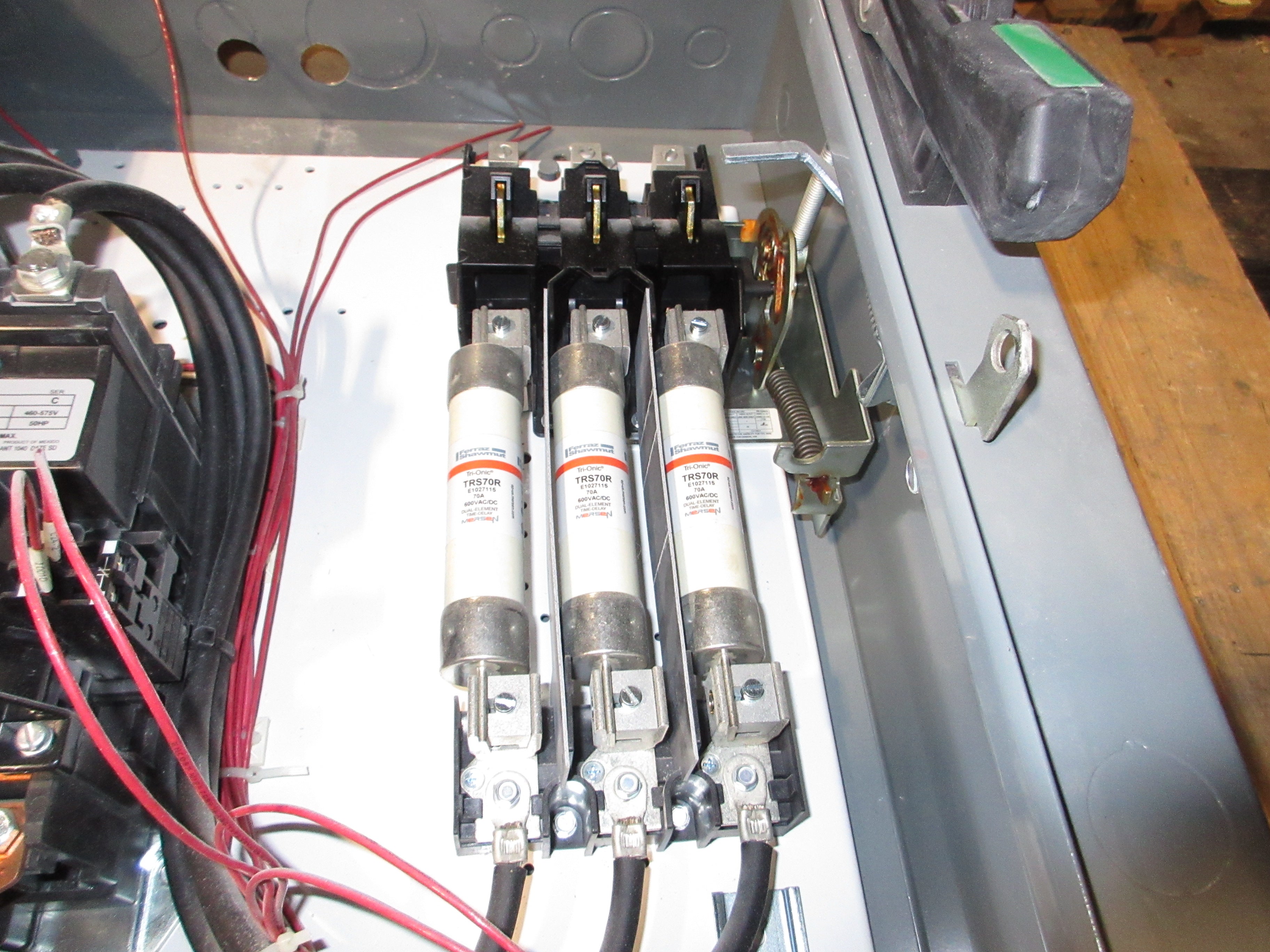 Allen-Bradley Fusible Size 3 Combination 512-DAB-A2L-3-4R-6P-26R-90011 120V Coil