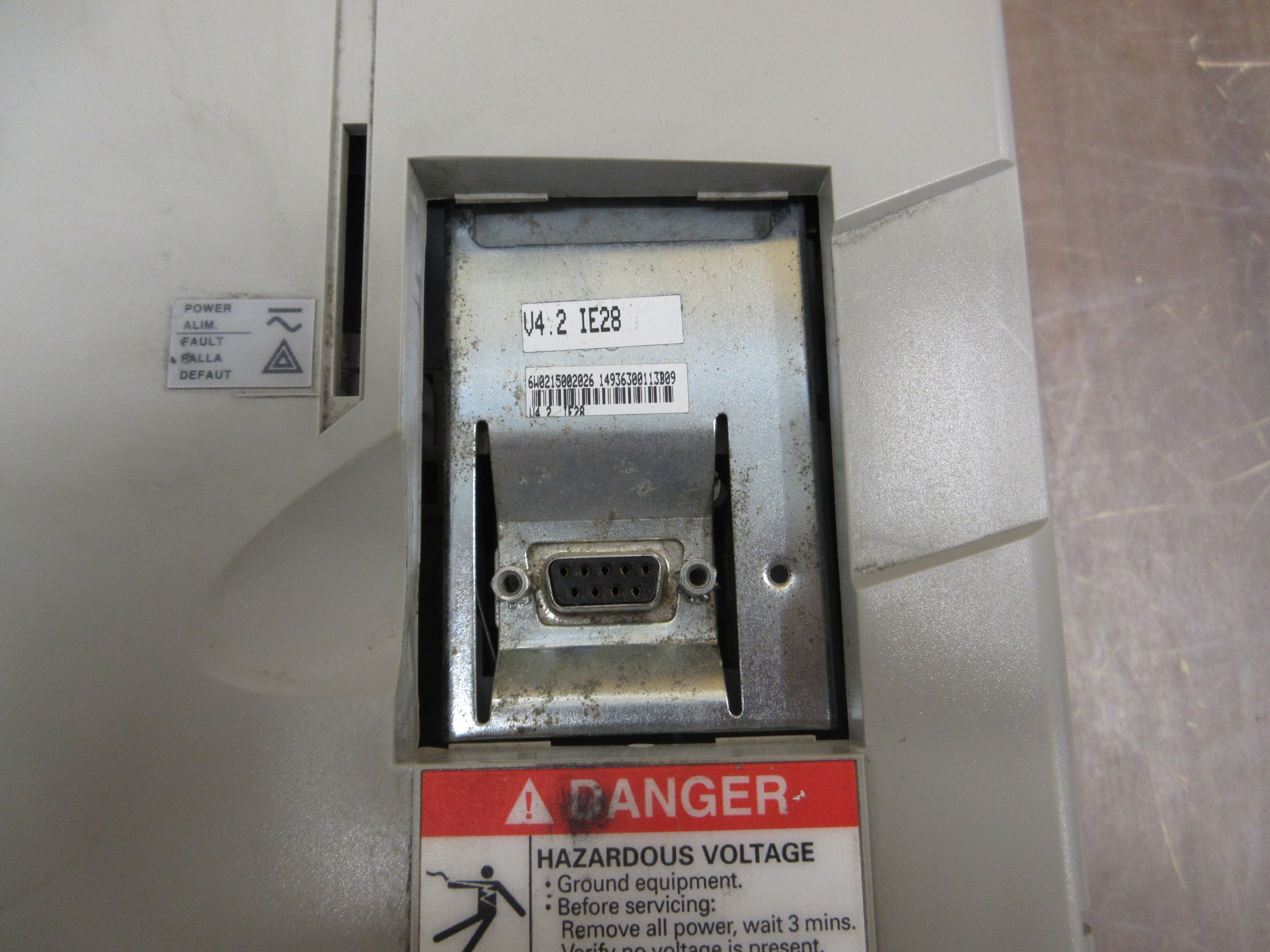Square D Altivar 58 AC Drive ATV58HD16N4Z 15HP *No Keypad* *Chipped Cover* Used