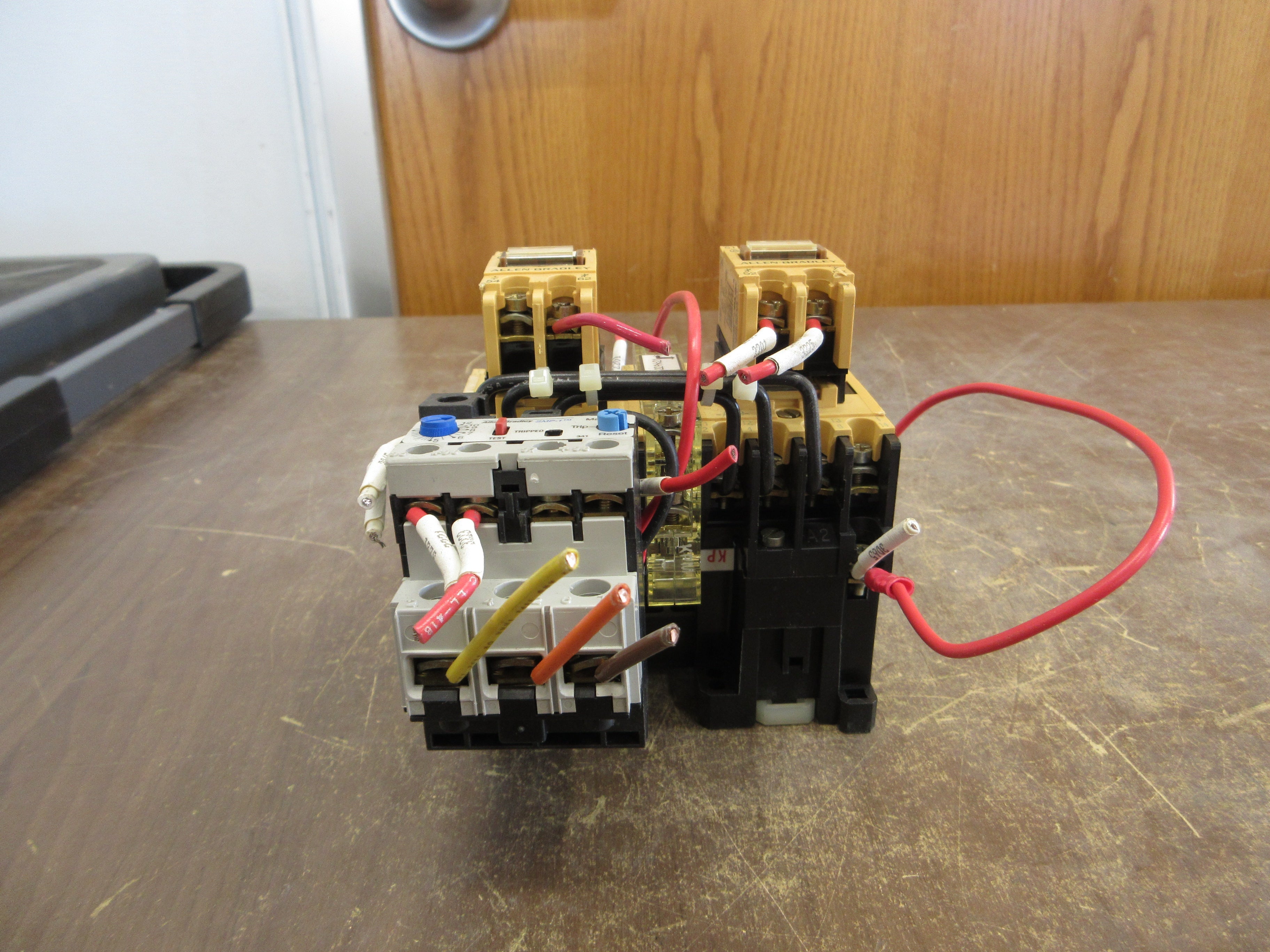Allen-Bradley Reversing Starter 100-A09ND3 / 193-A2F1 120V Coil Trip: 3.7-12A