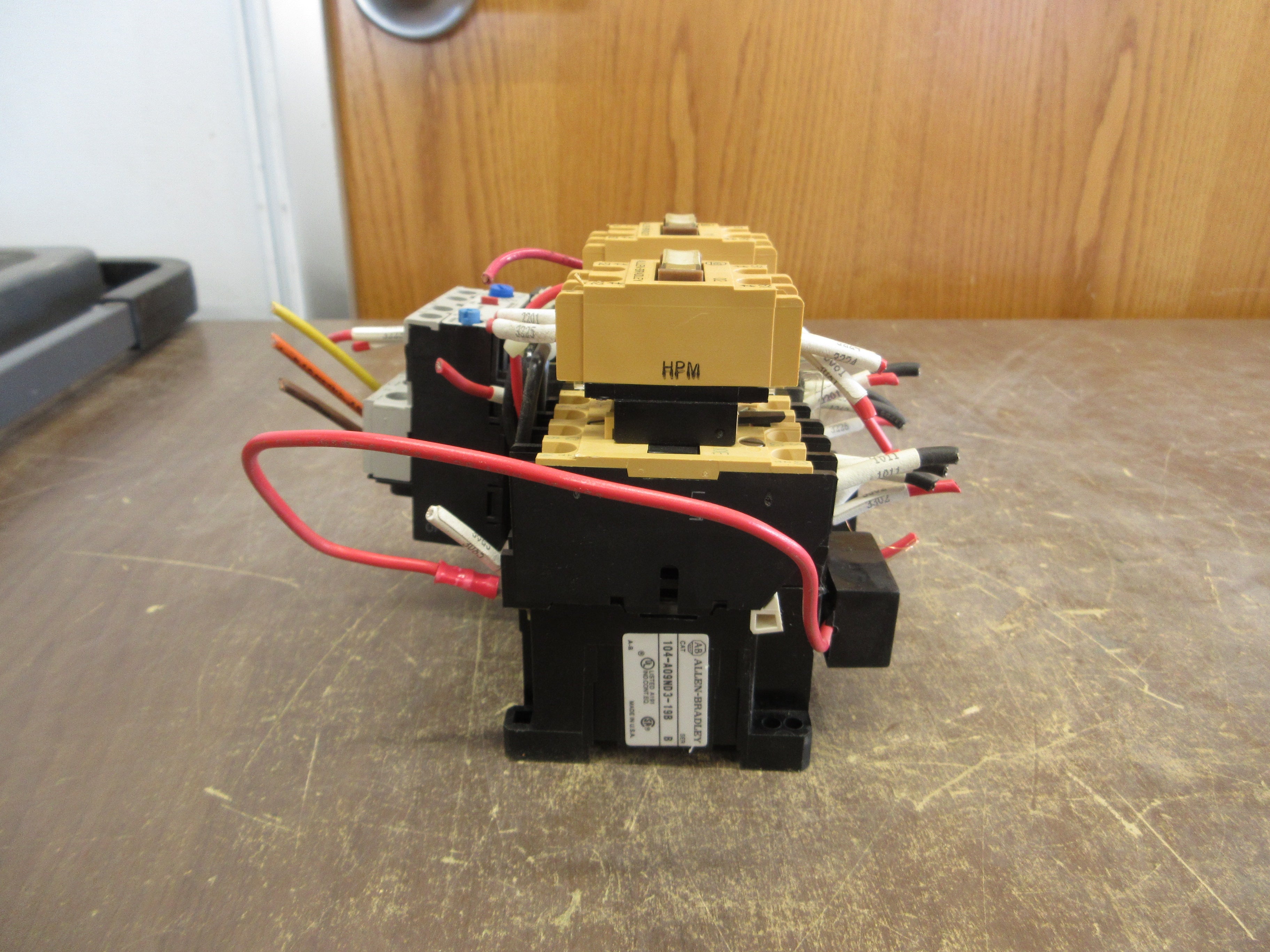 Allen-Bradley Reversing Starter 100-A09ND3 / 193-A2F1 120V Coil Trip: 3.7-12A