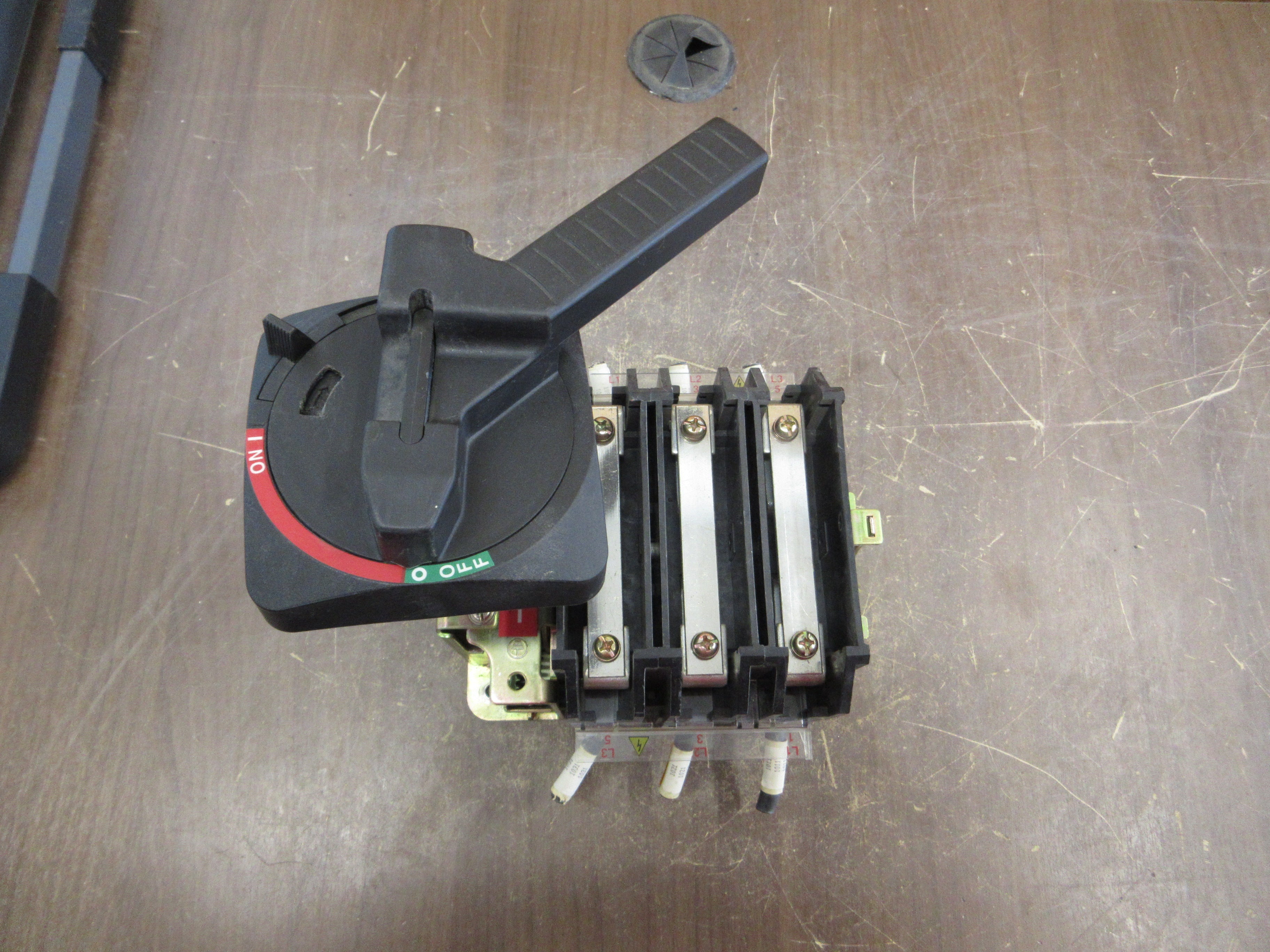 Allen-Bradley Fusible Disconnect Switch 194R-NJ100P3 Ser. B 100A 600V 3P Used
