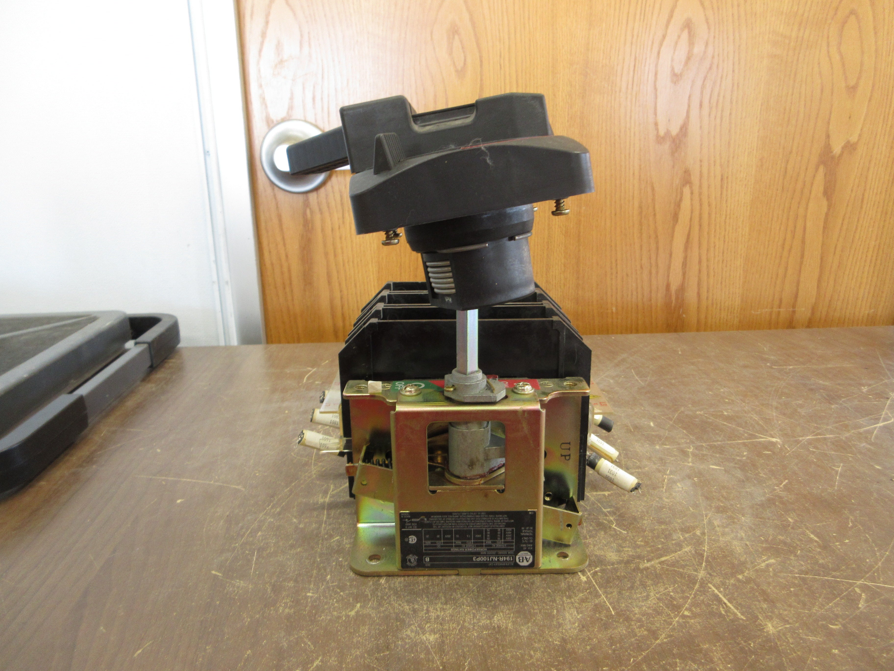 Allen-Bradley Fusible Disconnect Switch 194R-NJ100P3 Ser. B 100A 600V 3P Used