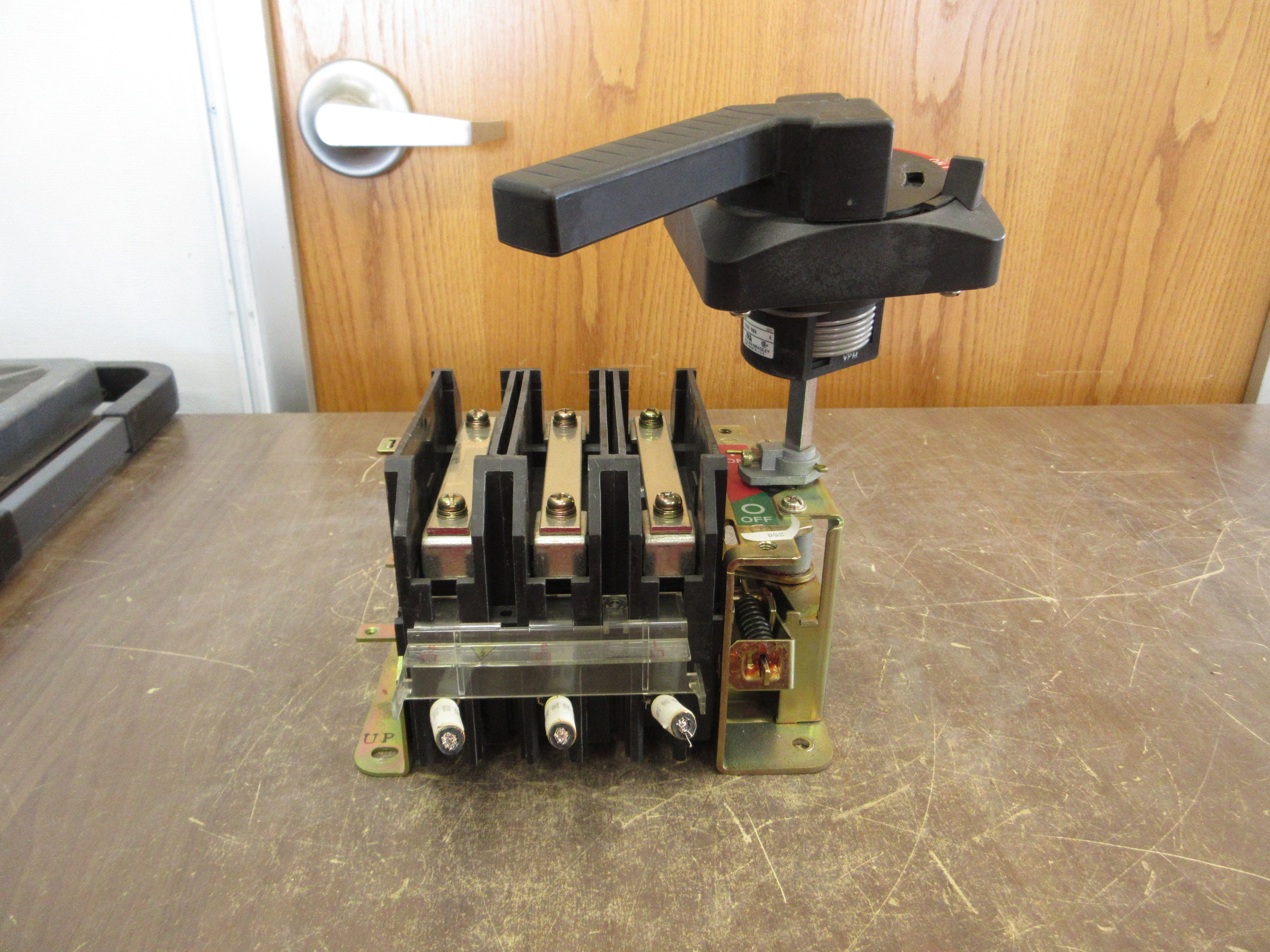 Allen-Bradley Fusible Disconnect Switch 194R-NJ100P3 Ser. B 100A 600V 3P Used