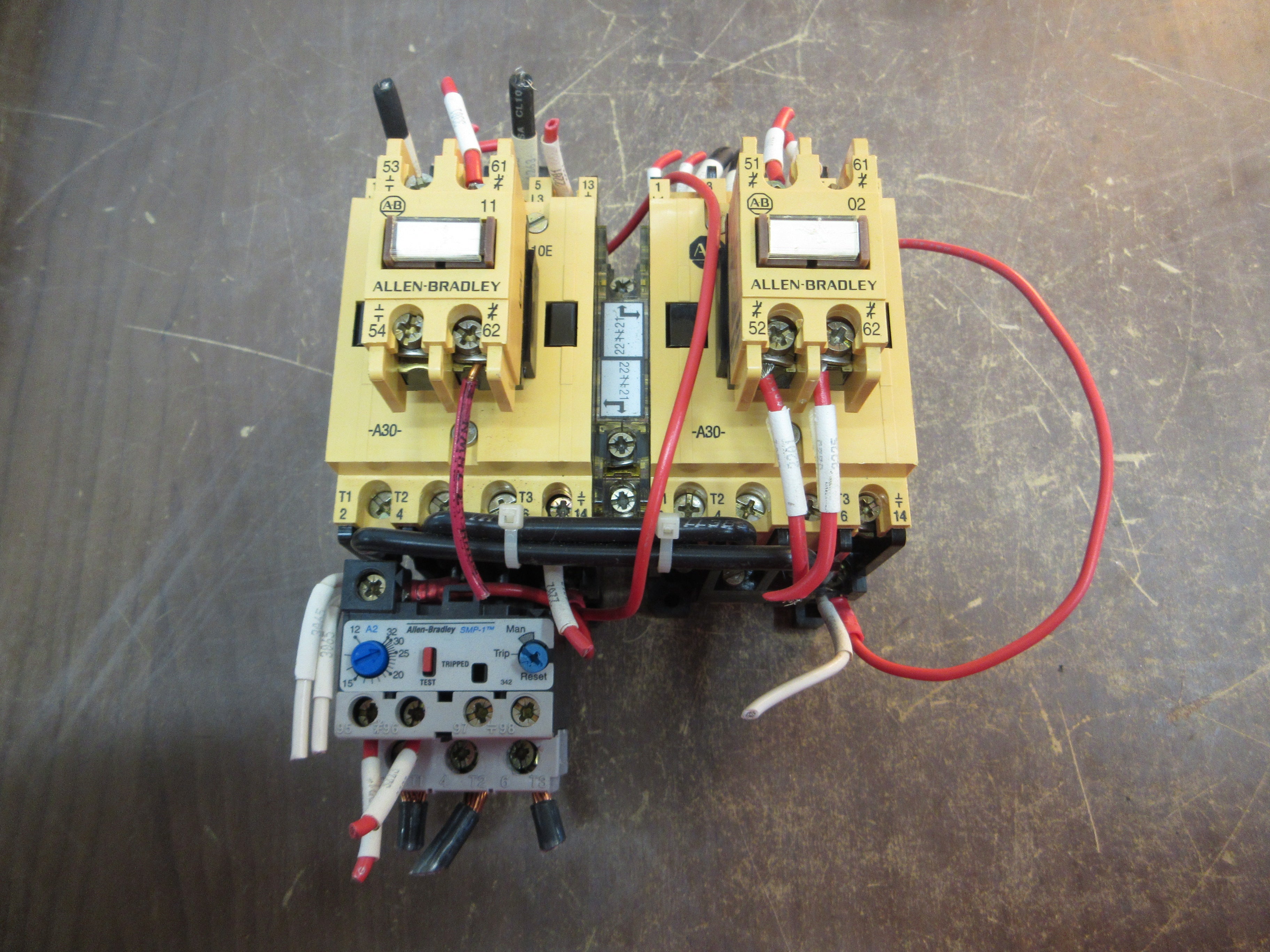 Allen-Bradley Reversing Starter 100-A30N*3 / 193-A2H1 120V Coil Trip: 12-32A