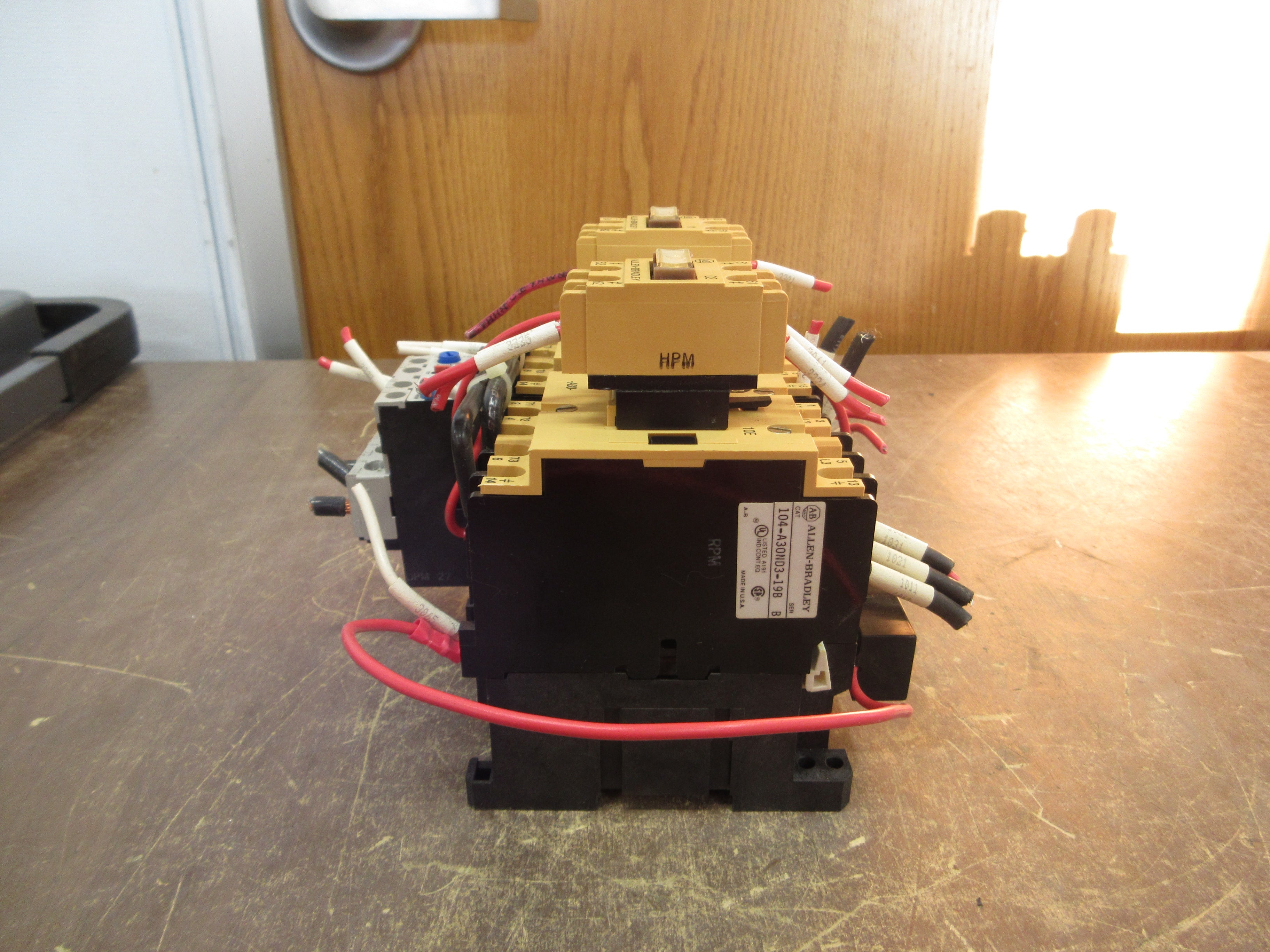 Allen-Bradley Reversing Starter 100-A30N*3 / 193-A2H1 120V Coil Trip: 12-32A