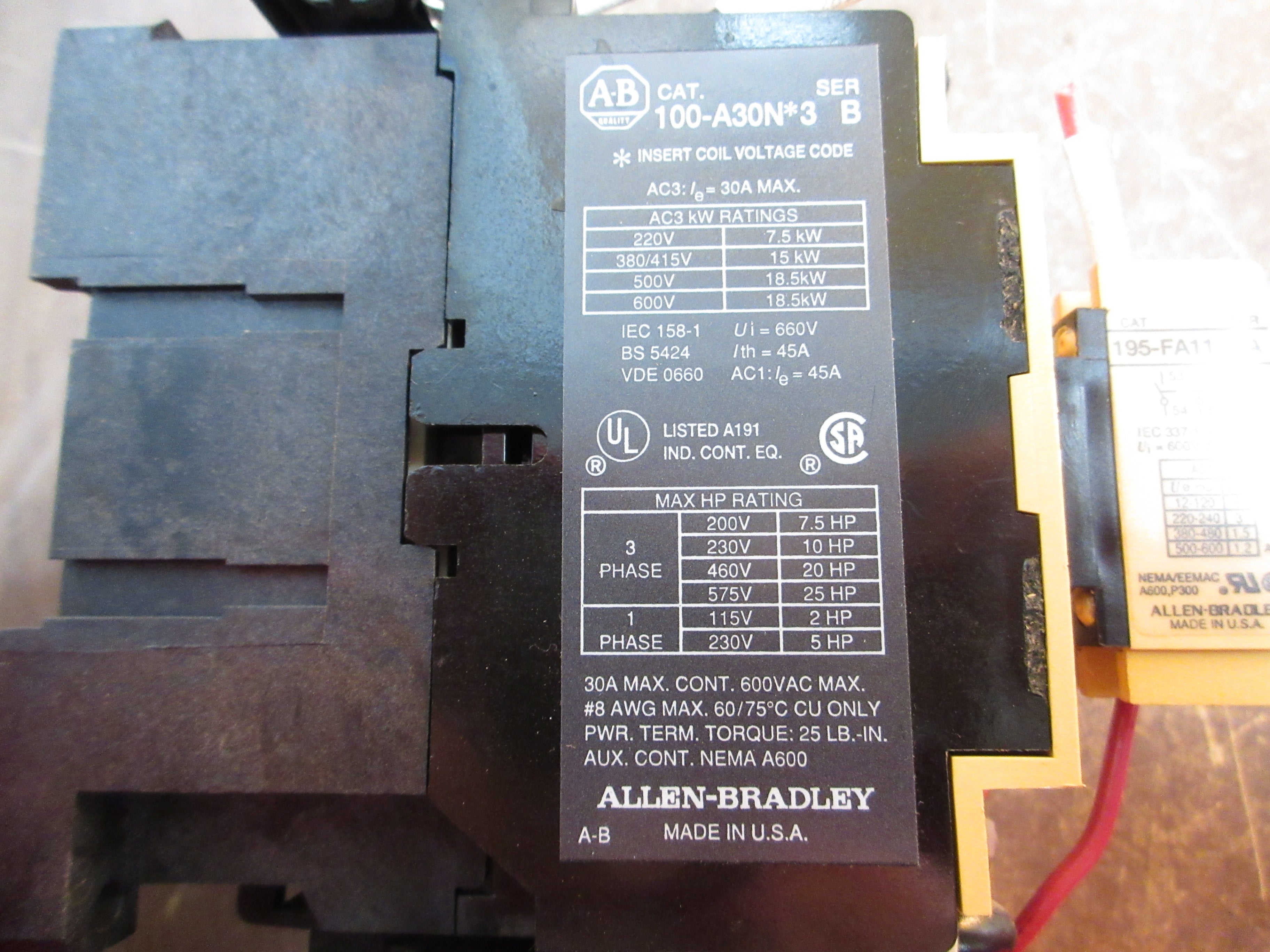Allen-Bradley Reversing Starter 100-A30N*3 / 193-A2H1 120V Coil Trip: 12-32A