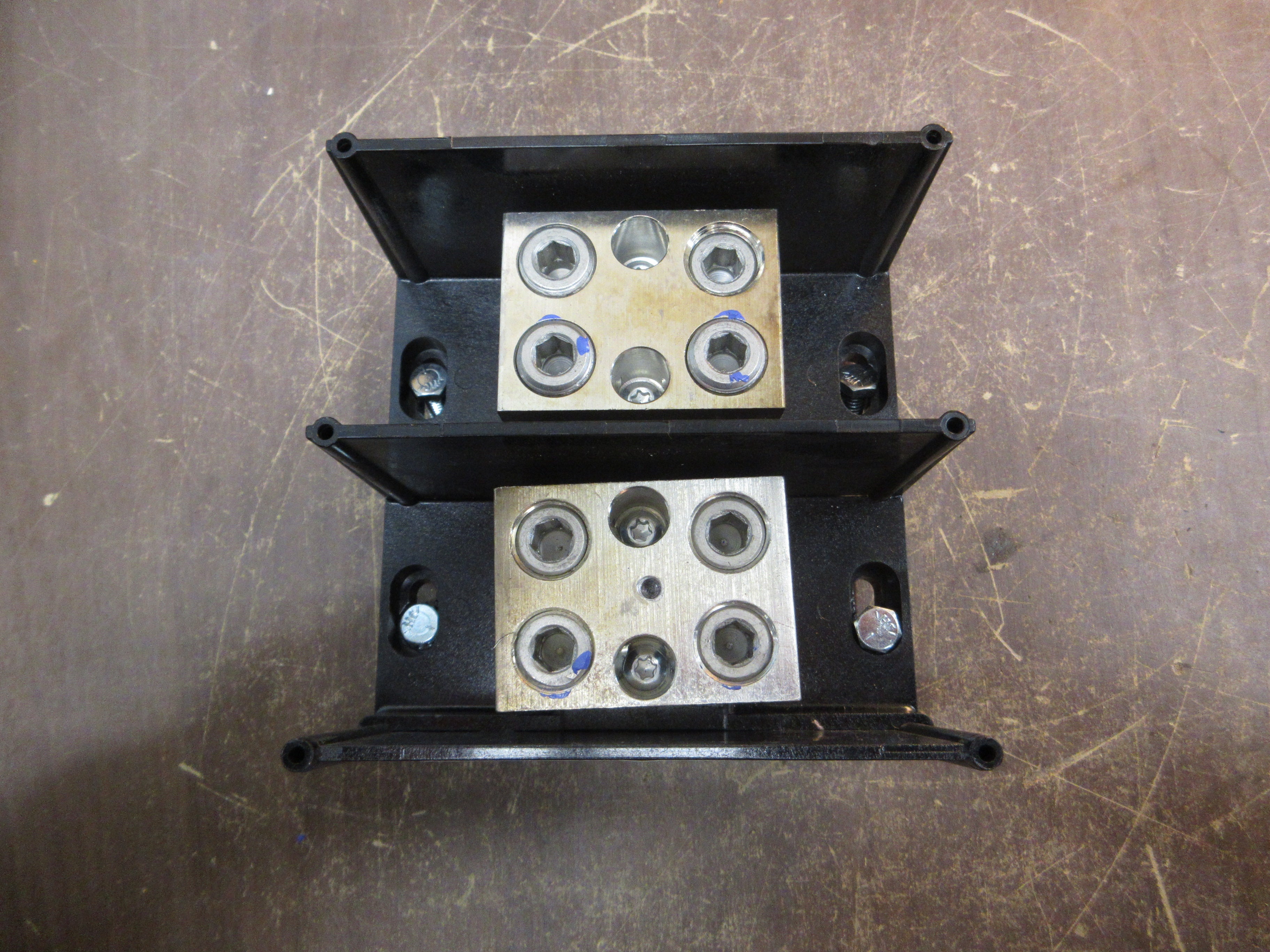 Ferraz Shawmut Power Distribution Block 69092 2P 600V Line: 500-#4 Load: 500-#4