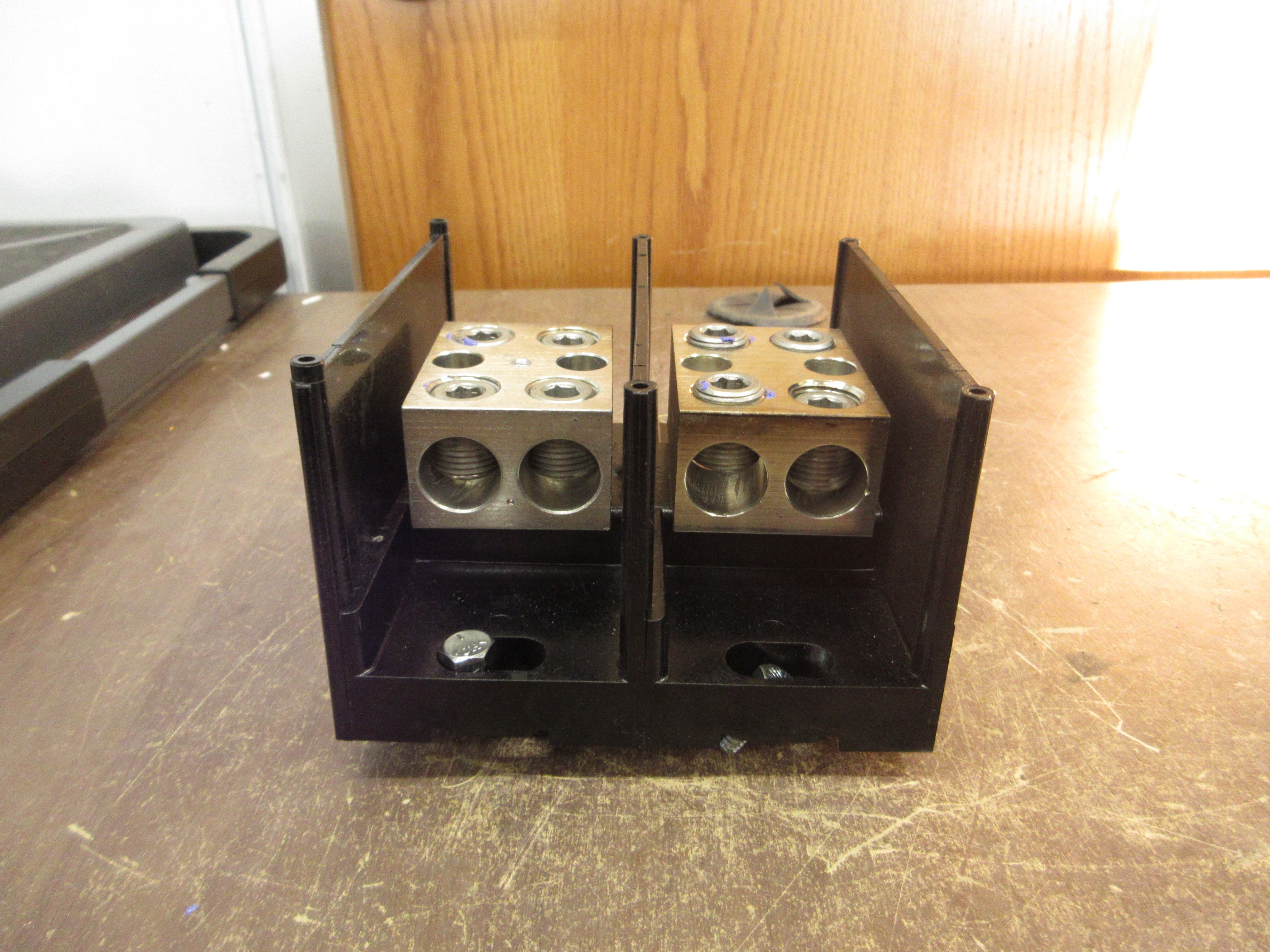 Ferraz Shawmut Power Distribution Block 69092 2P 600V Line: 500-#4 Load: 500-#4