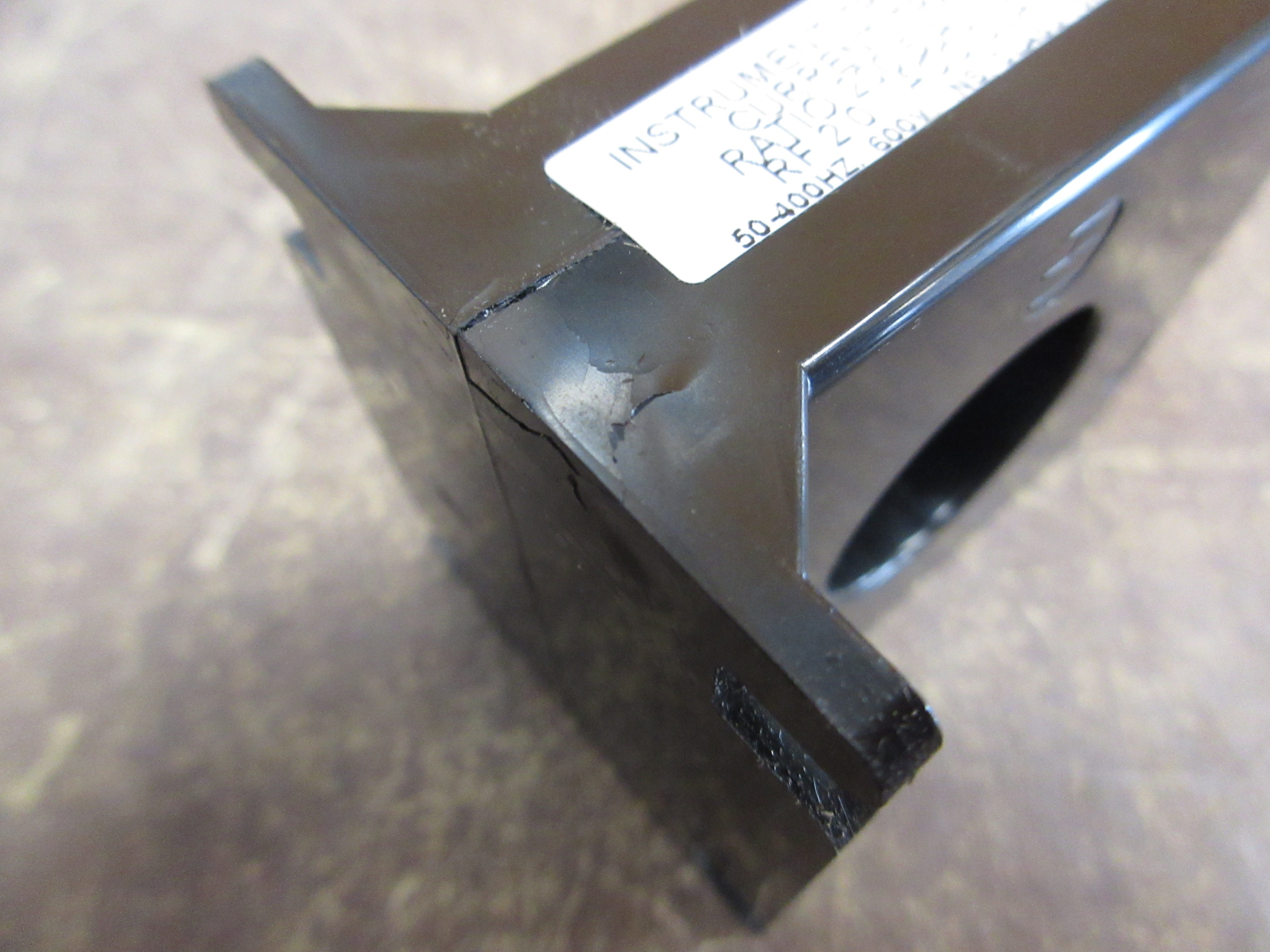 Instrument Transformers Current Transformer 2SFT201 Ratio: 200:5A Used