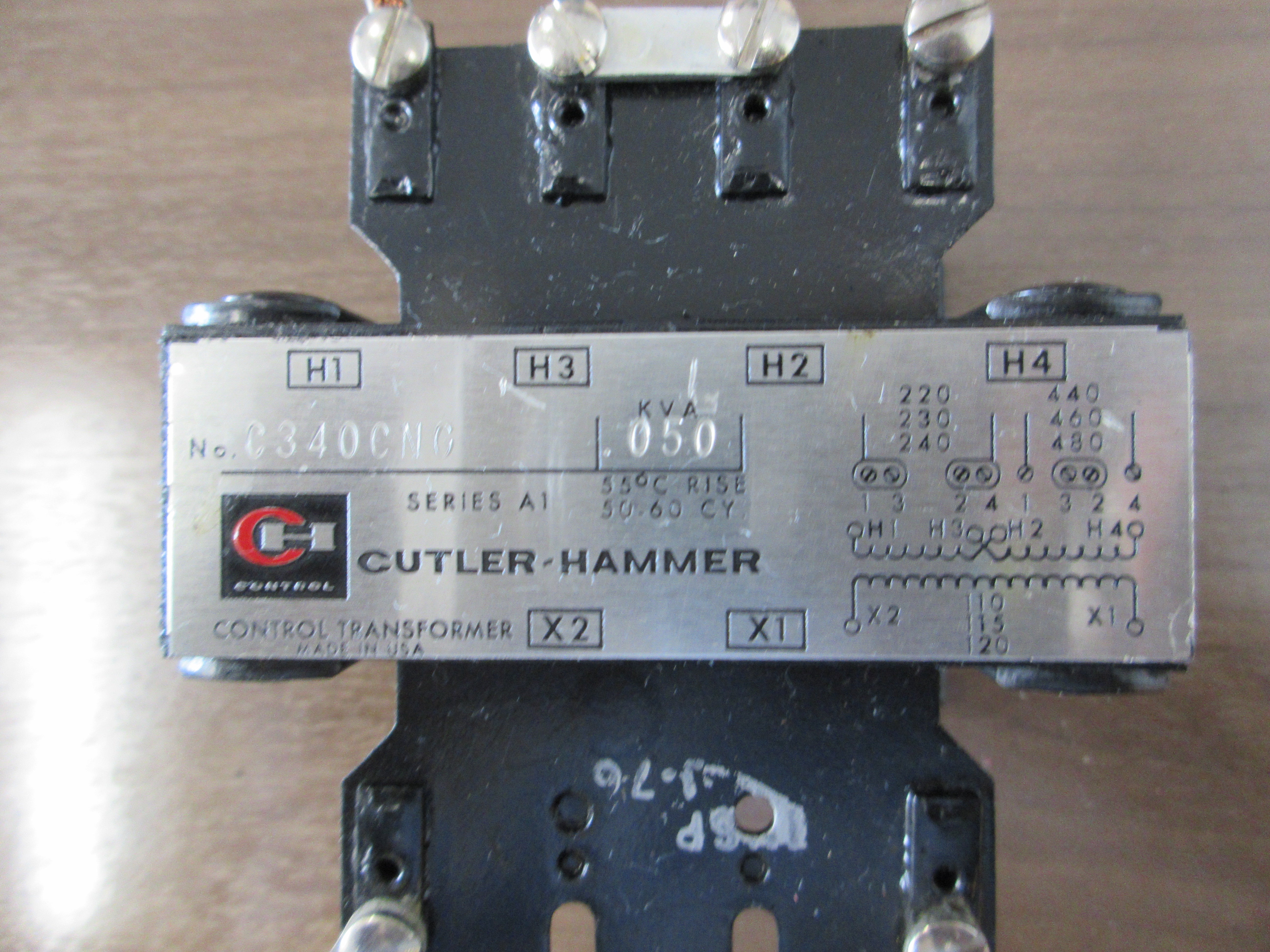 Cutter-Hammer Transformer C340CNG 0.050KVA Ser. A1 Pri: 240/480V Sec: 120V Used