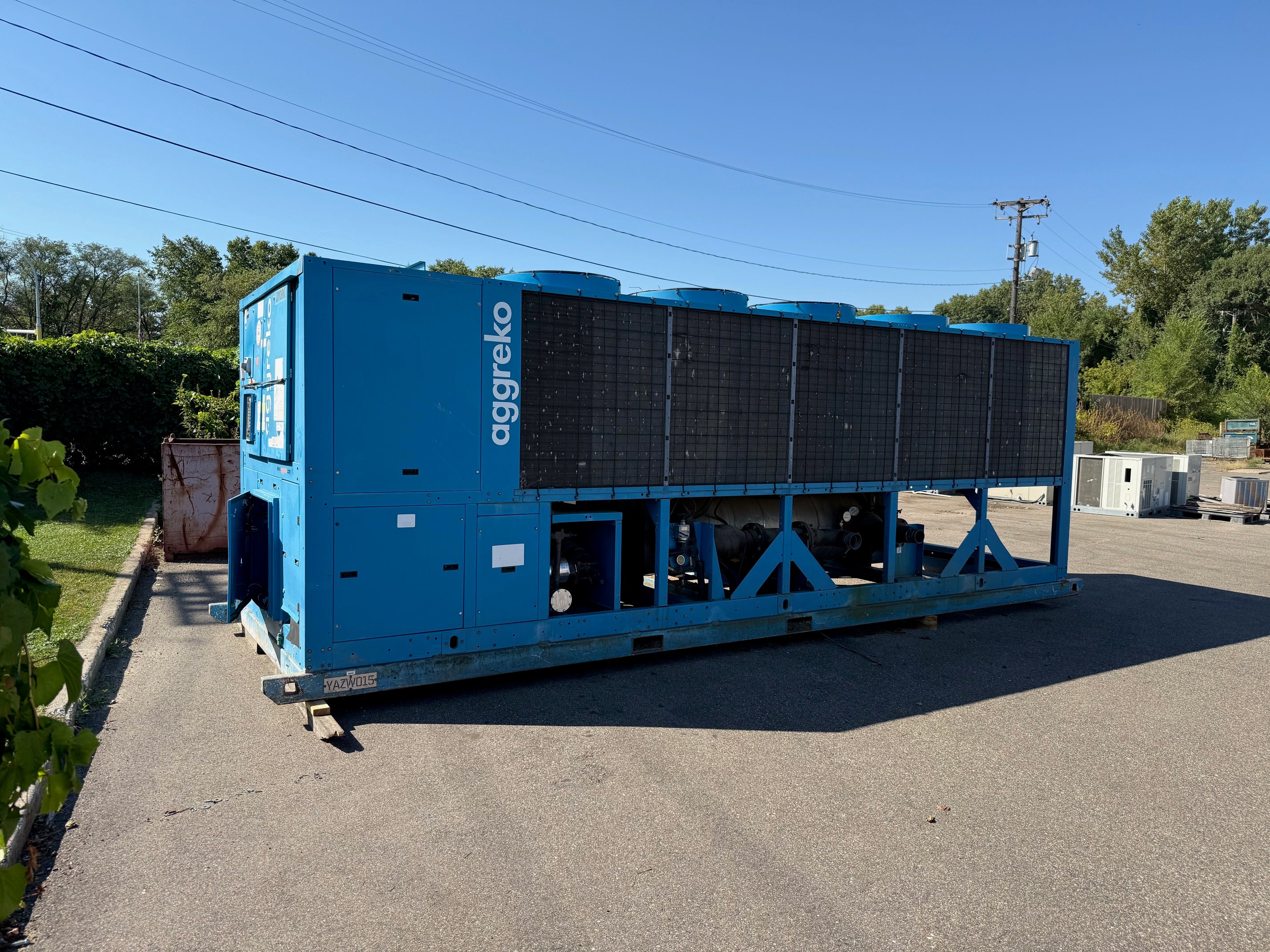 York Air Cooled YCIV Chiller 227 Ton 460V MFD: 3/13 Bent Control Panel