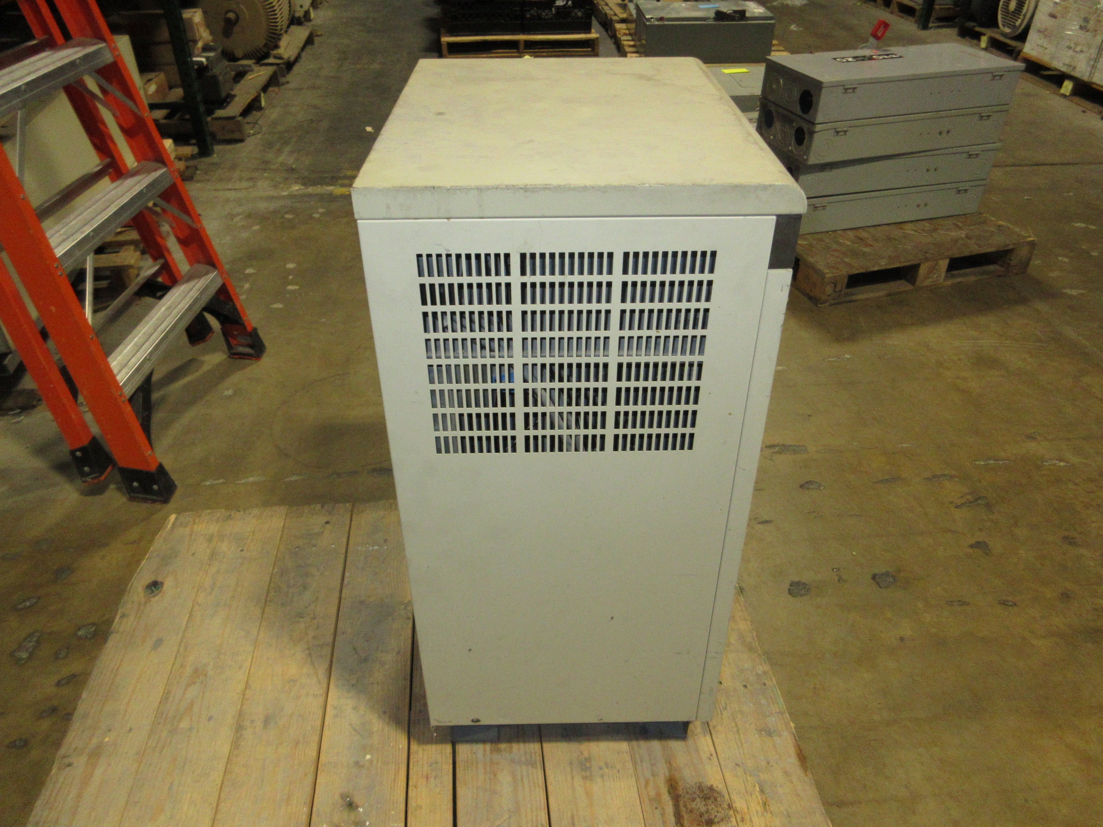 Square D Topaz Power Conditioner 61615-02 15kVA Used