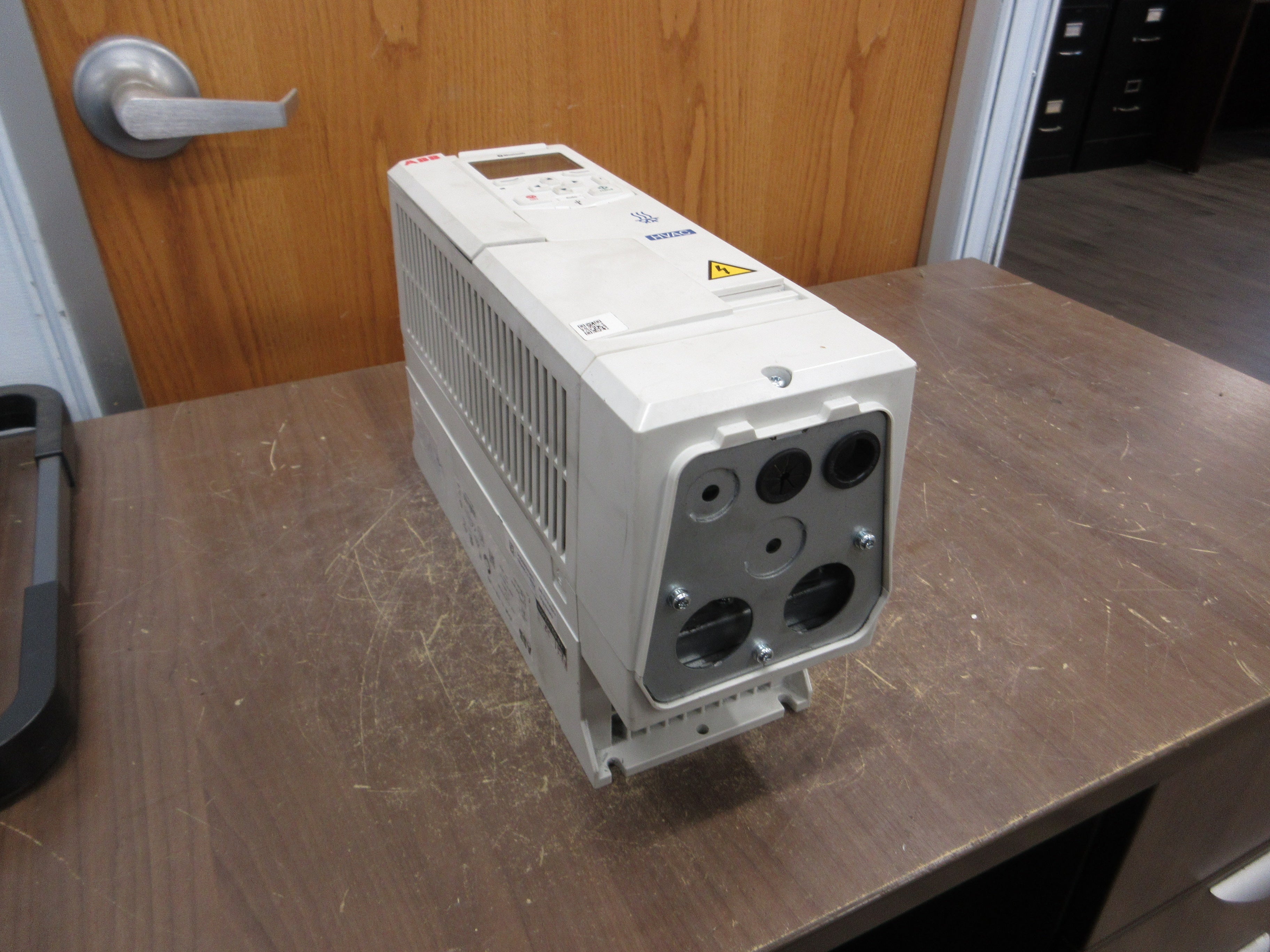 ABB ACH580 AC Drive ACH580-01-012A-4+J429 7.5HP 3Ph w/ Keypad Used